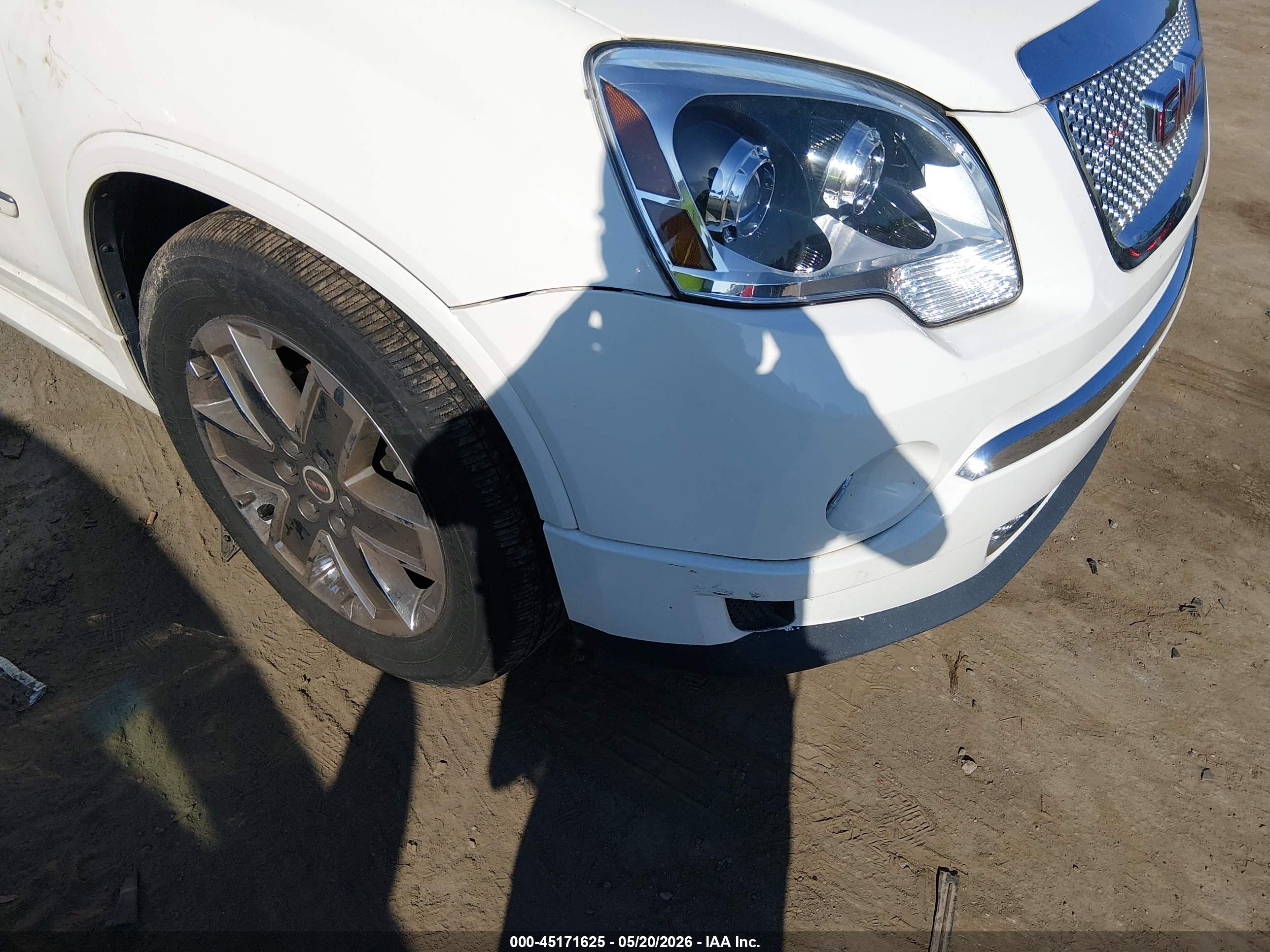 GMC ACADIA image 6