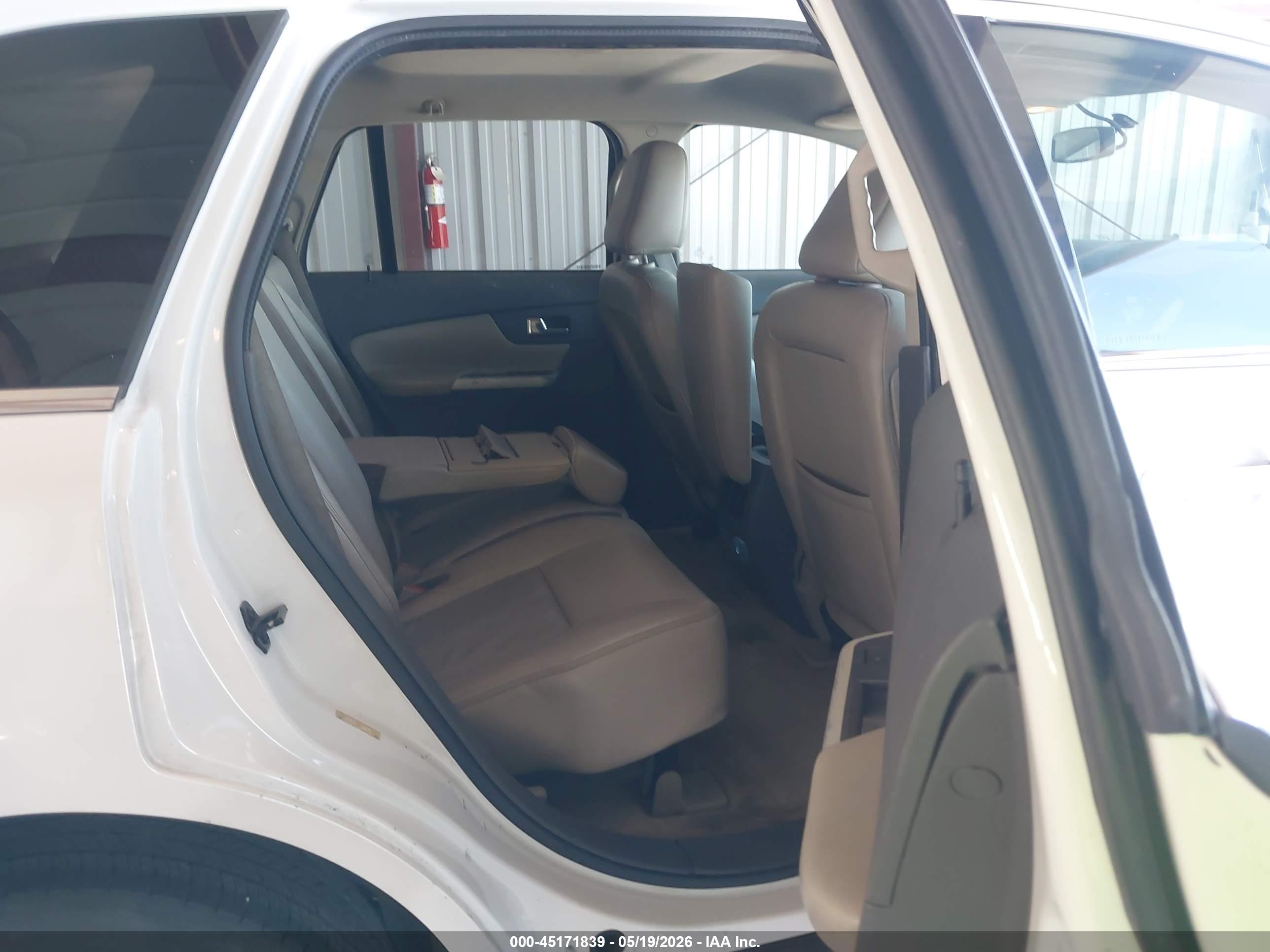 FORD EDGE image 8