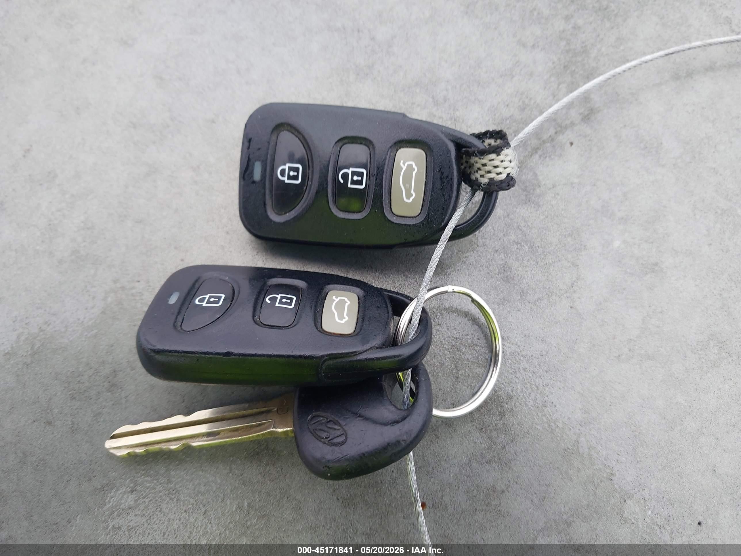 HYUNDAI ELANTRA image 11