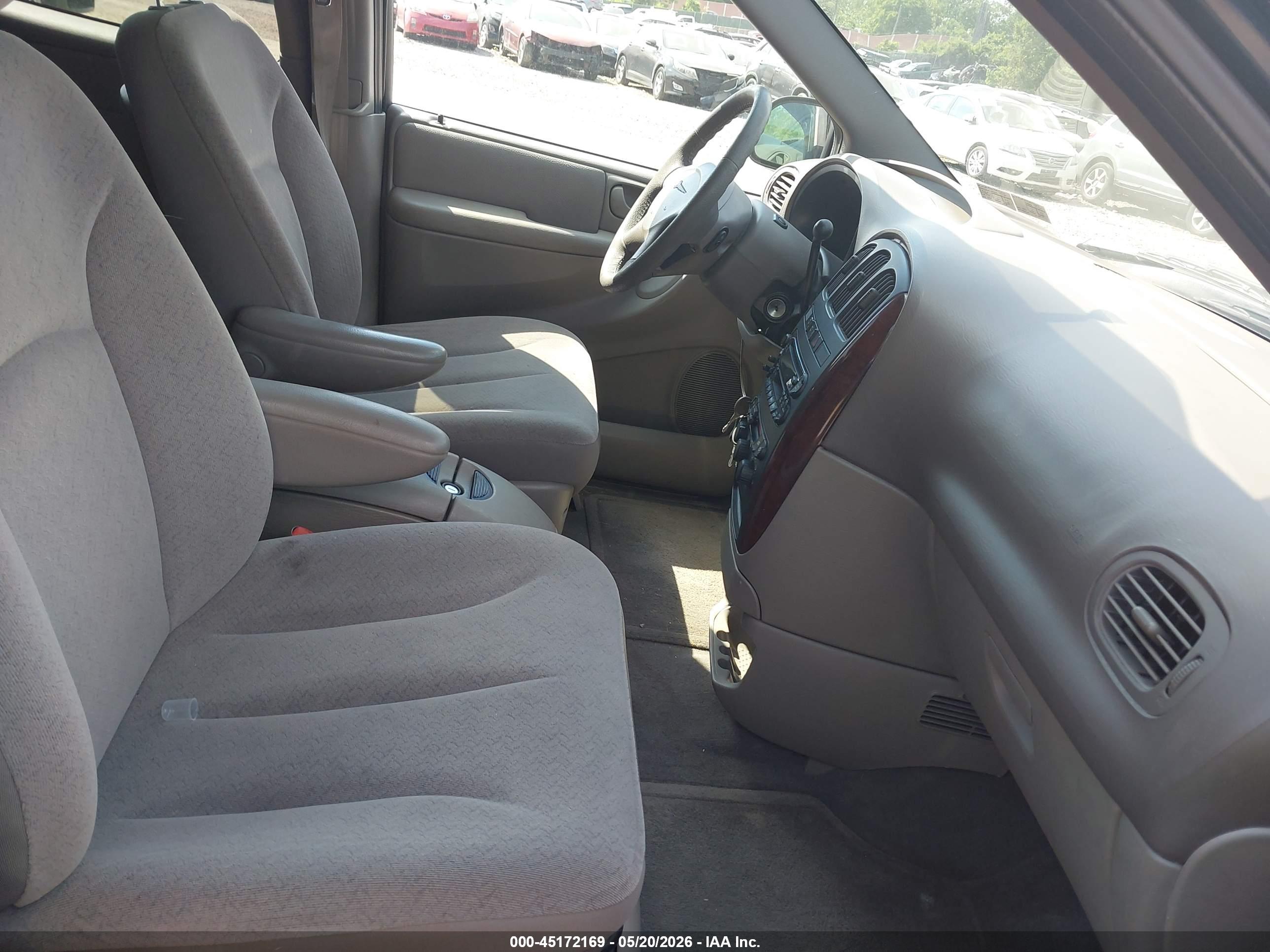 CHRYSLER TOWN image 5