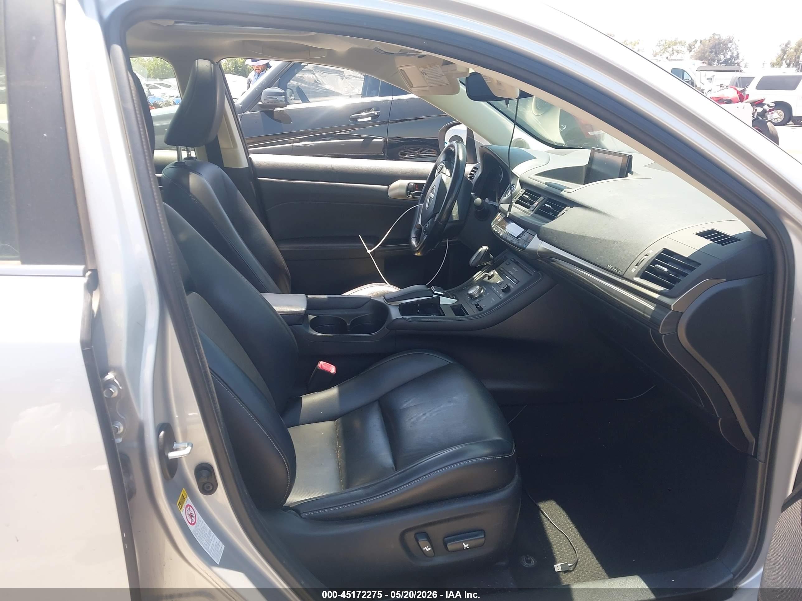 LEXUS CT image 5
