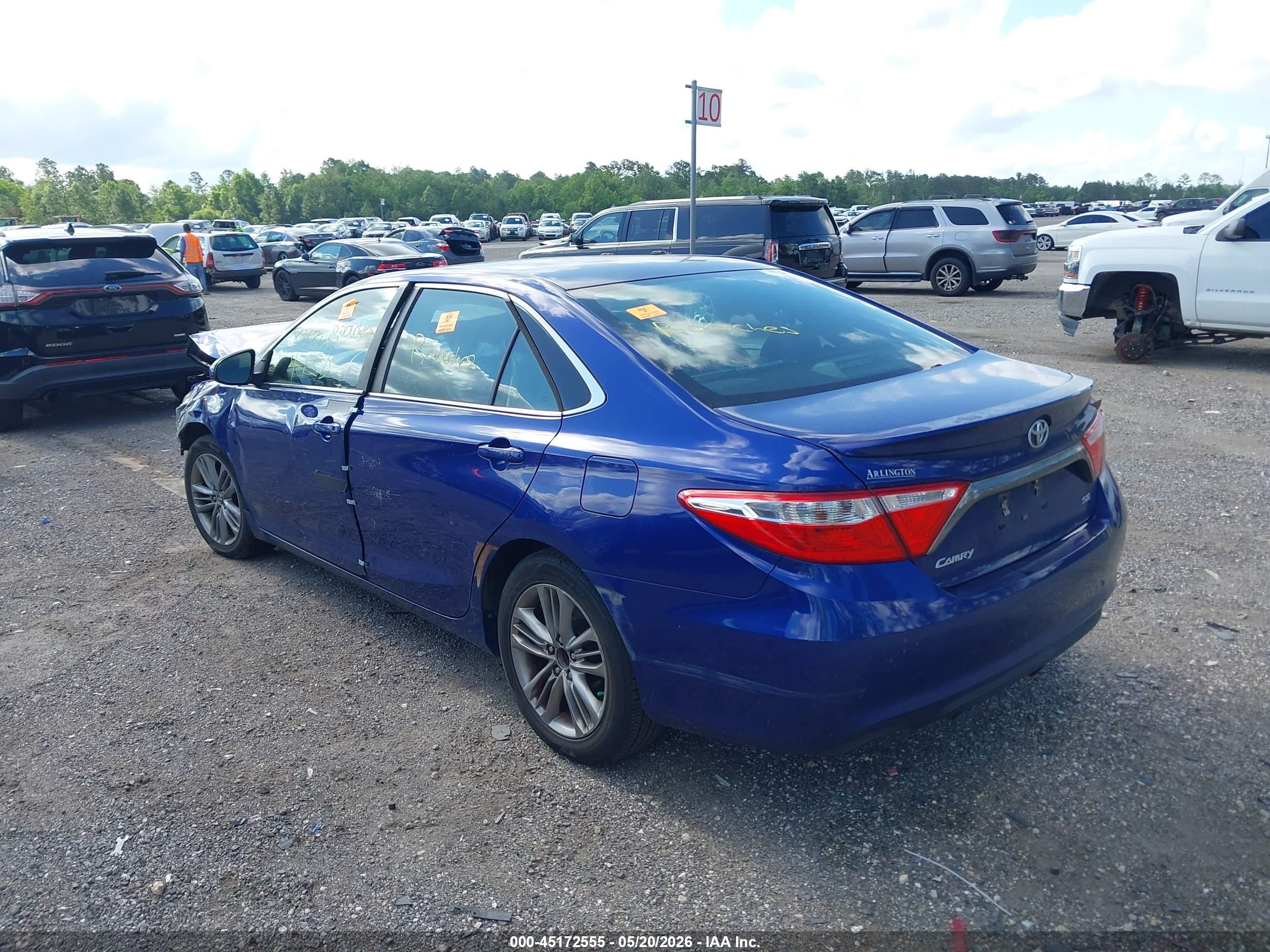 TOYOTA CAMRY image 3
