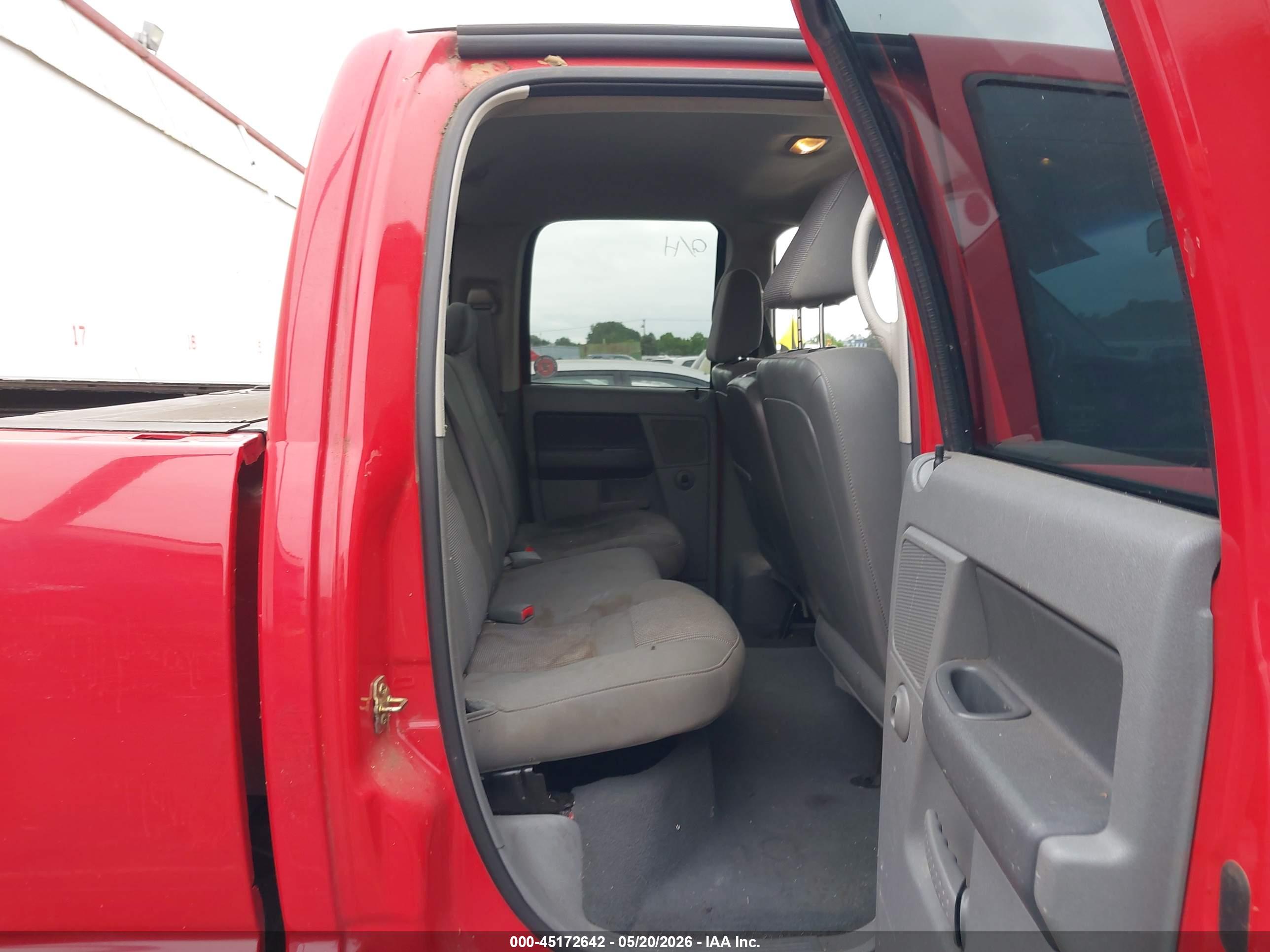 DODGE RAM image 8