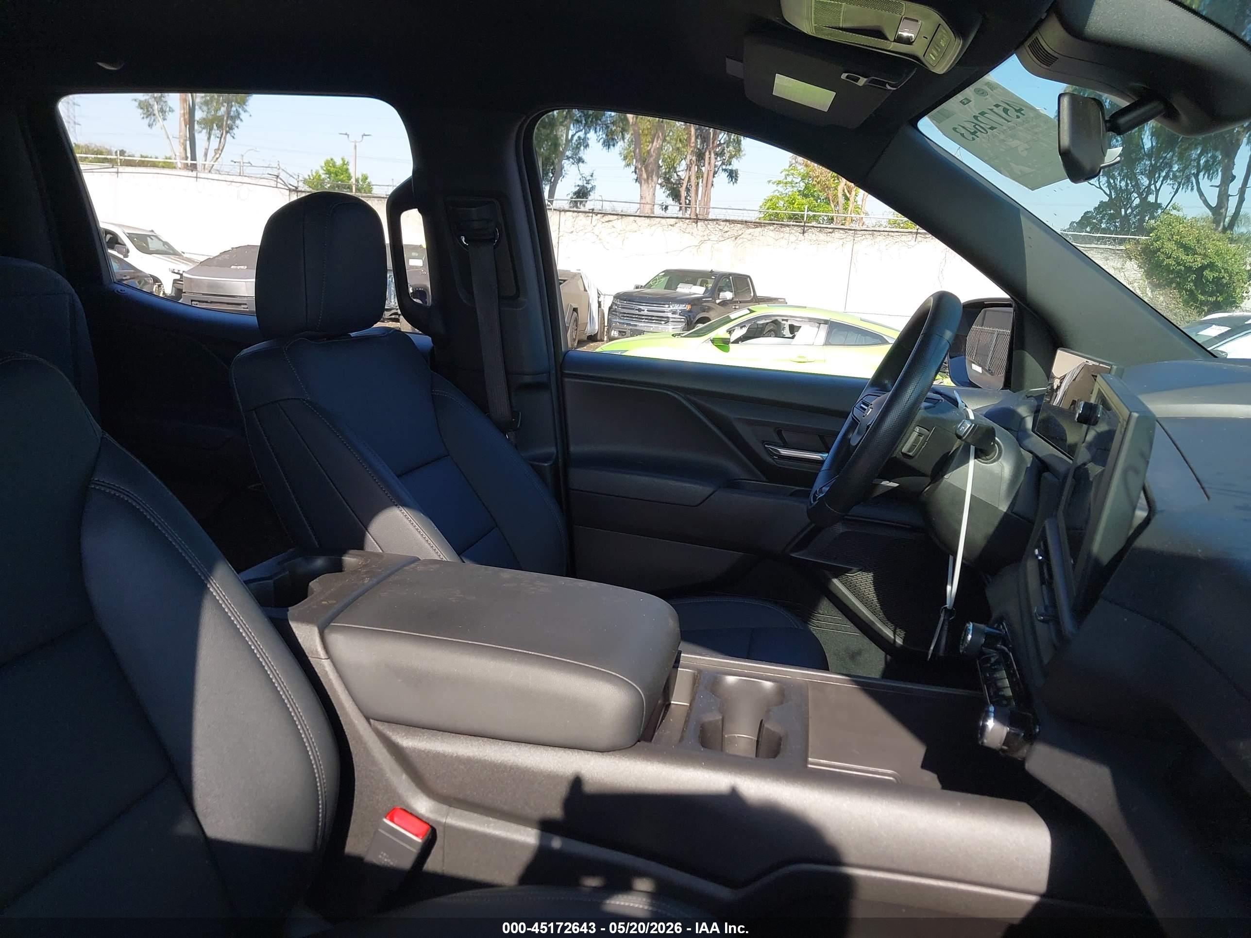 CHEVROLET SILVERADO image 5