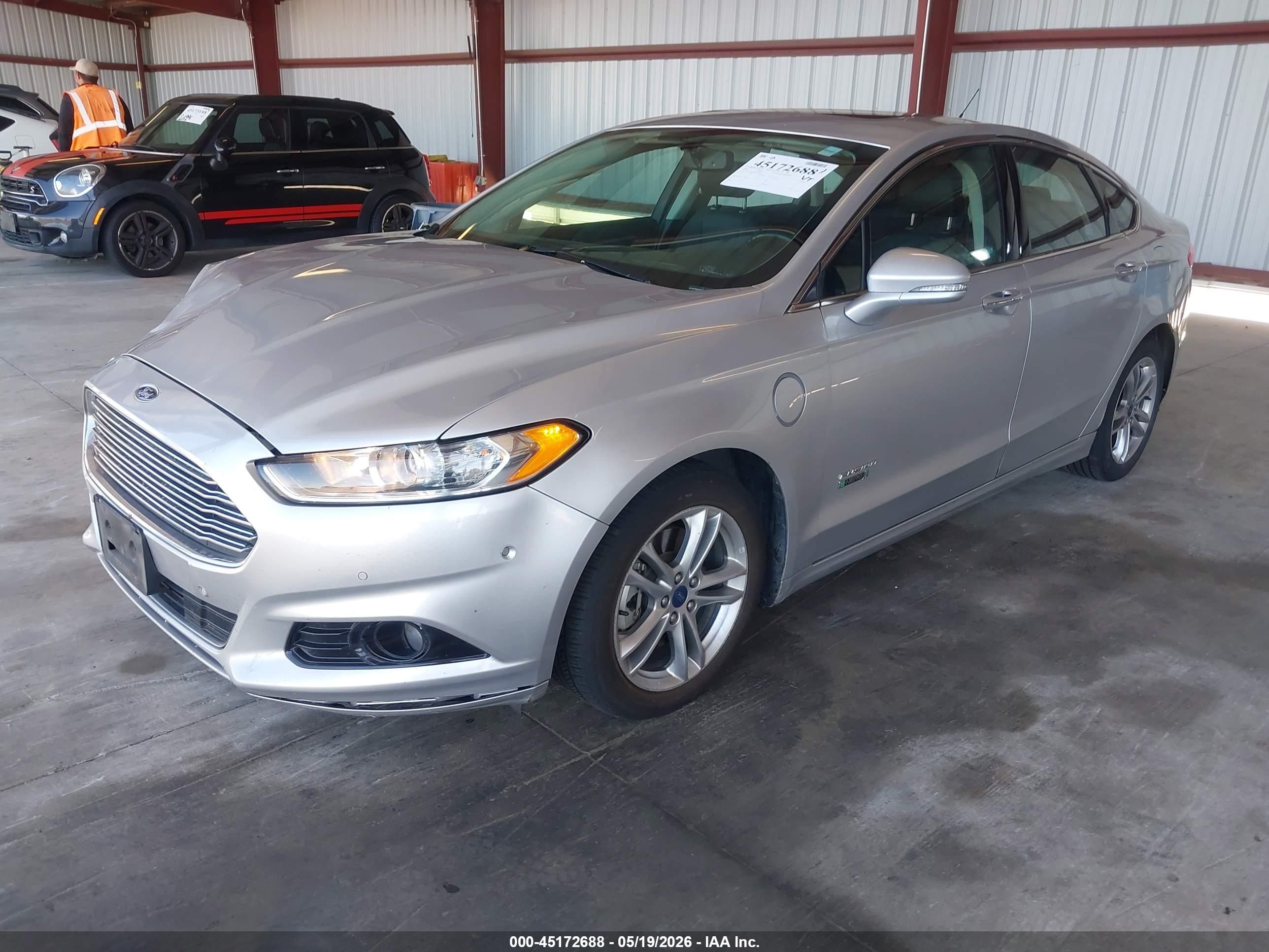 FORD FUSION image 2