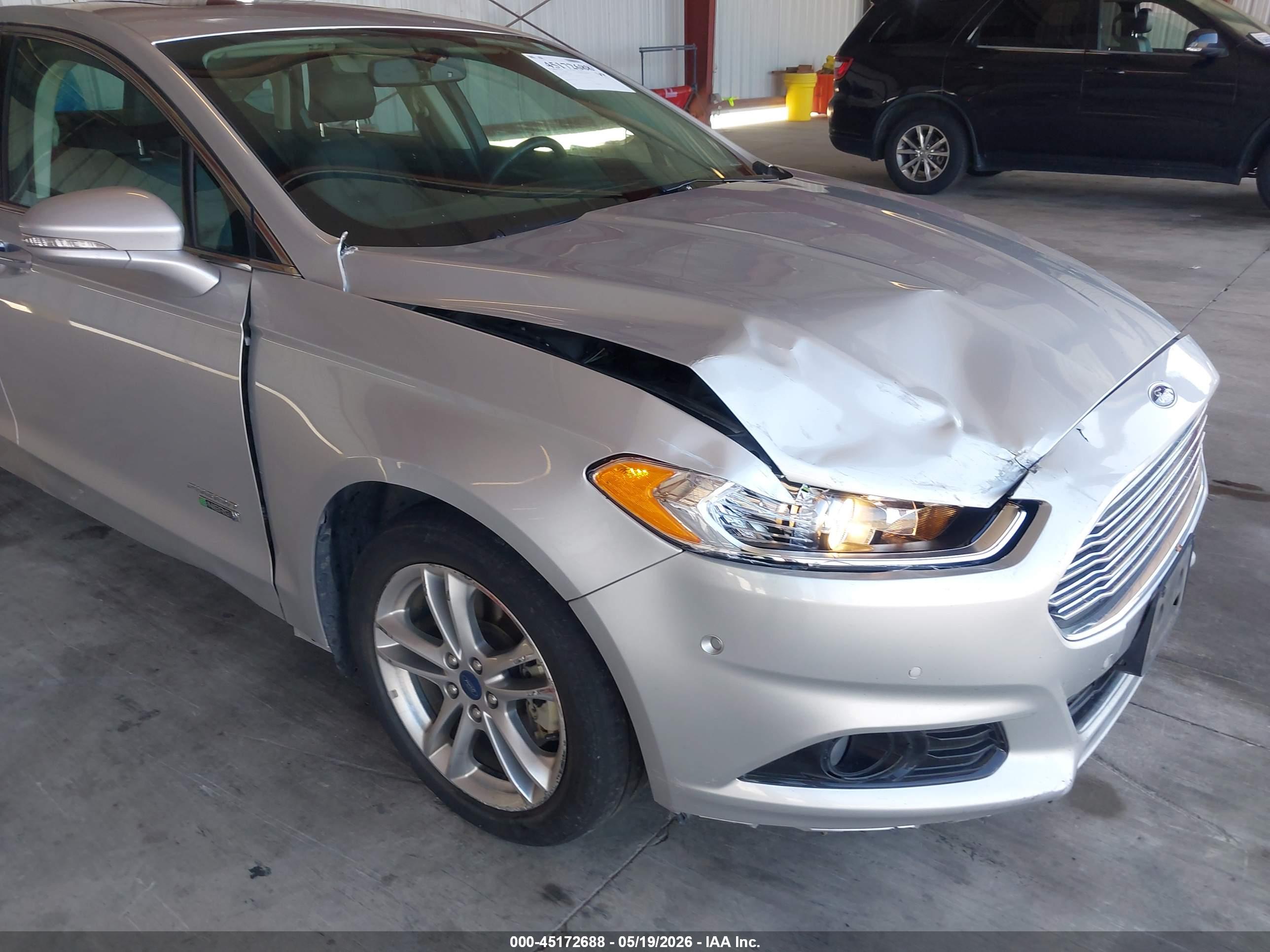 FORD FUSION image 6