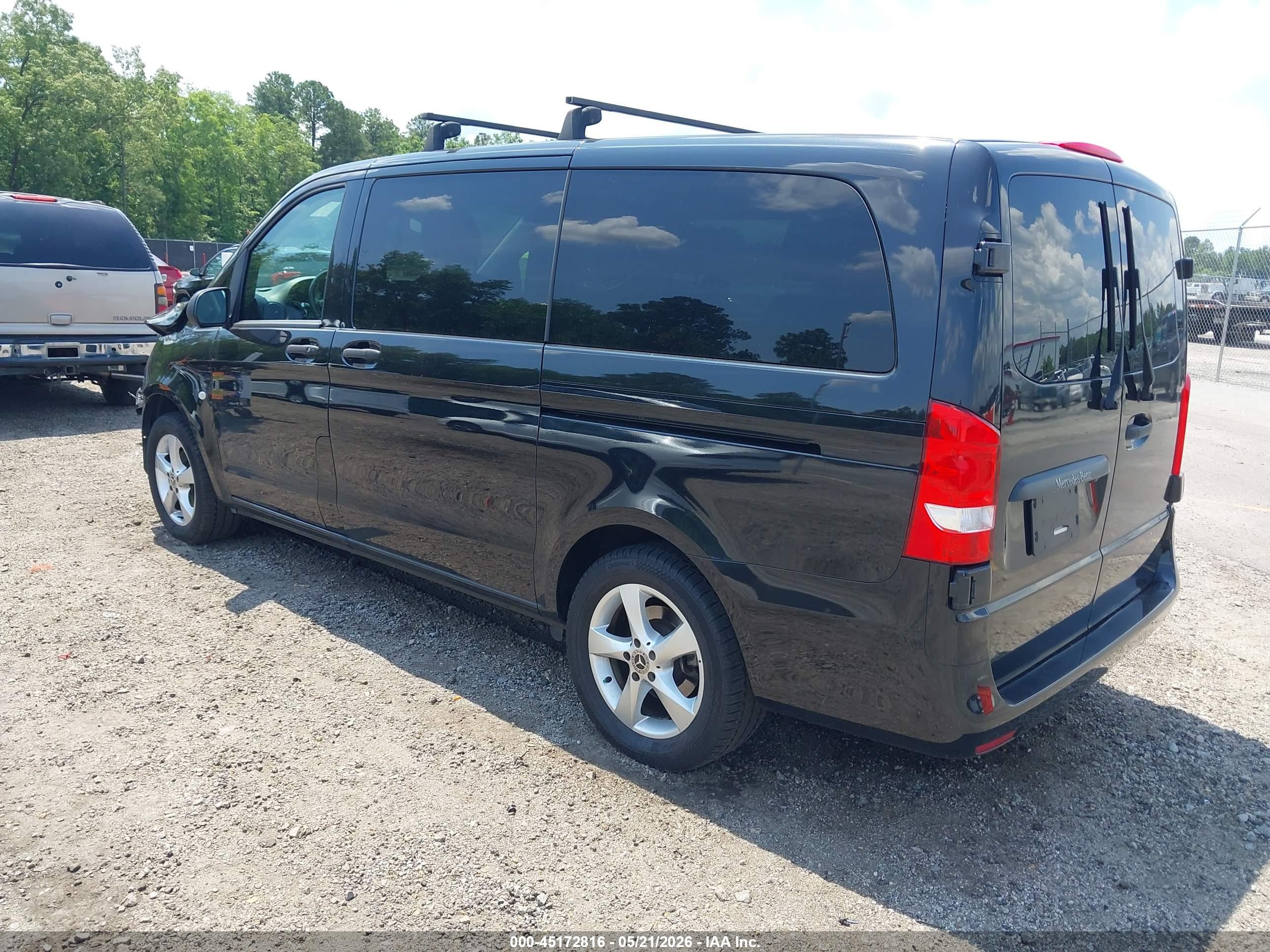 MERCEDES-BENZ METRIS image 3