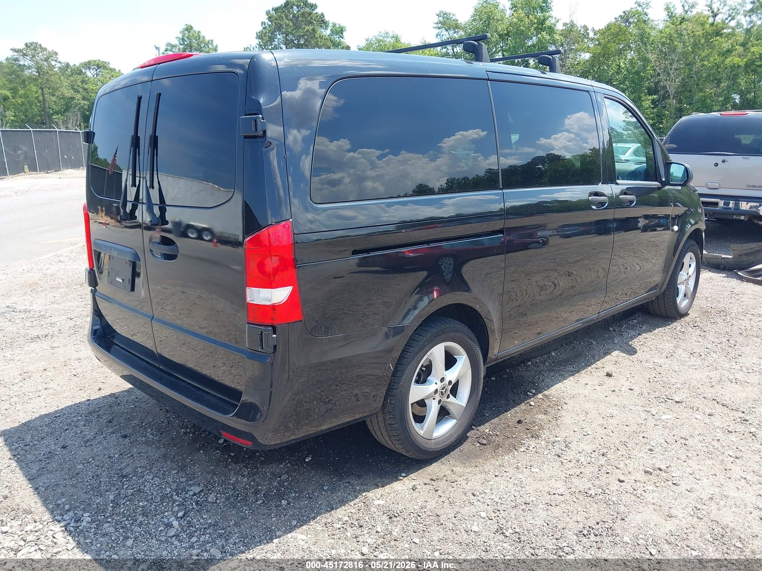MERCEDES-BENZ METRIS image 4