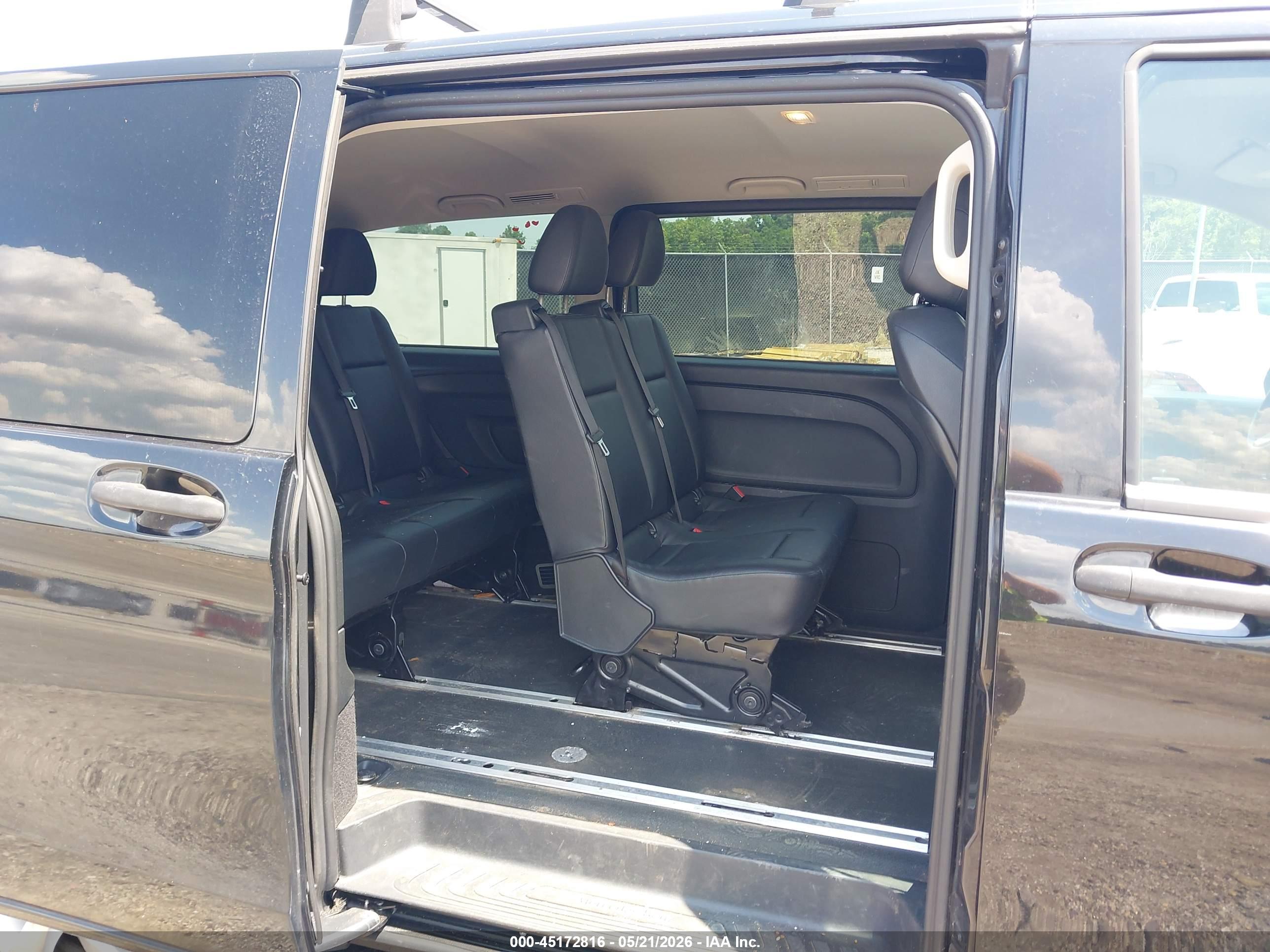 MERCEDES-BENZ METRIS image 8