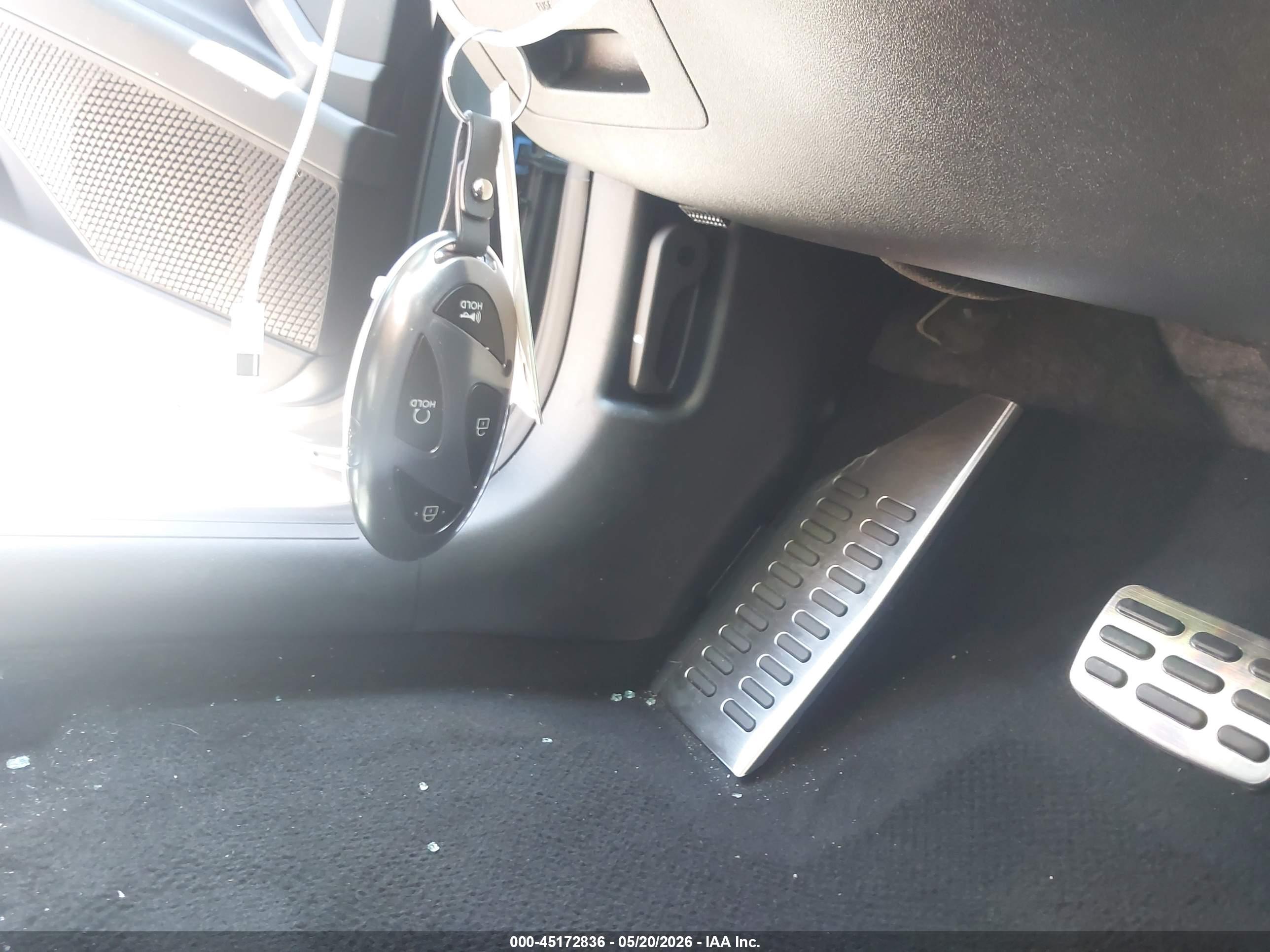 HYUNDAI ELANTRA image 11