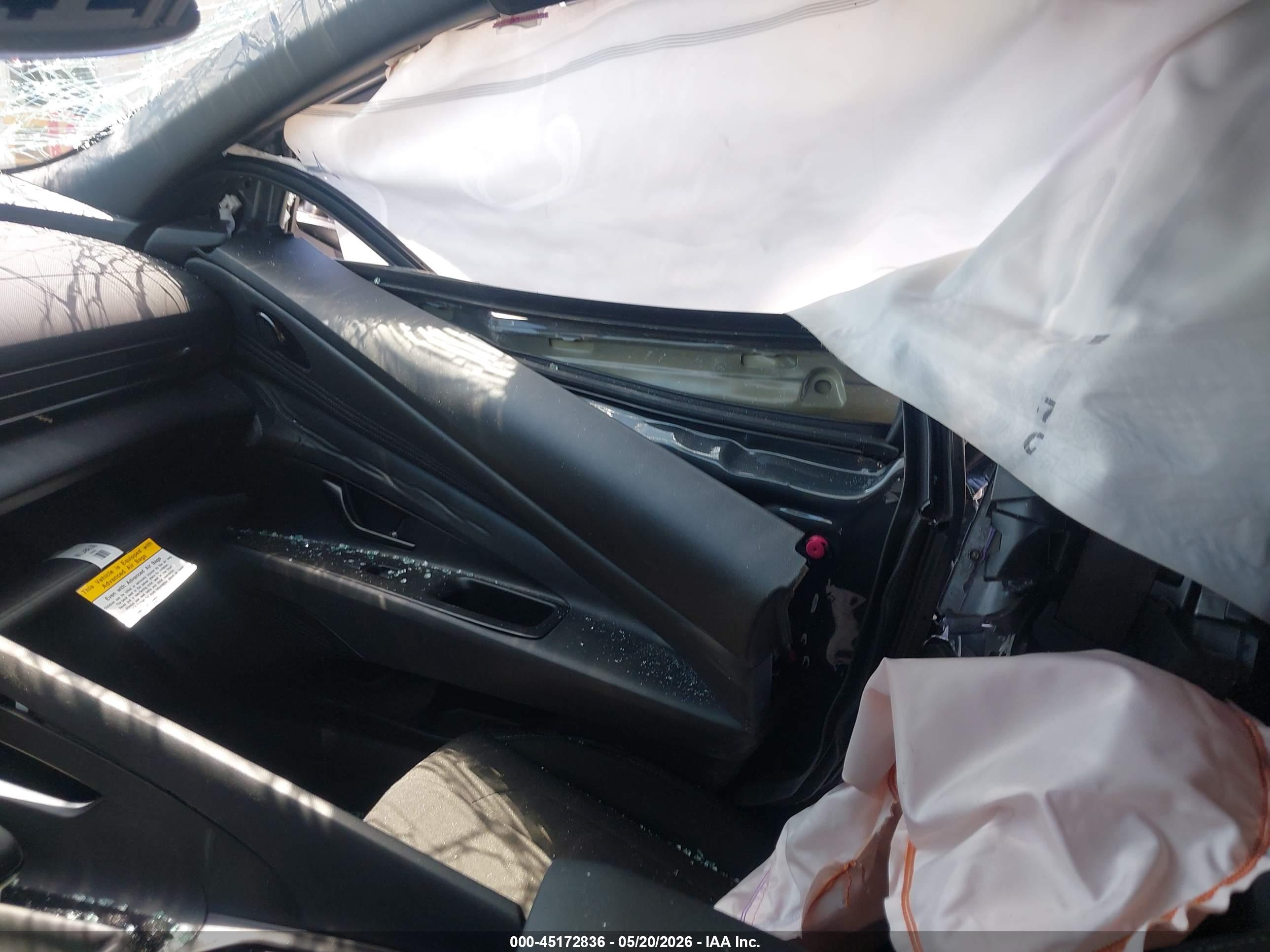 HYUNDAI ELANTRA image 5
