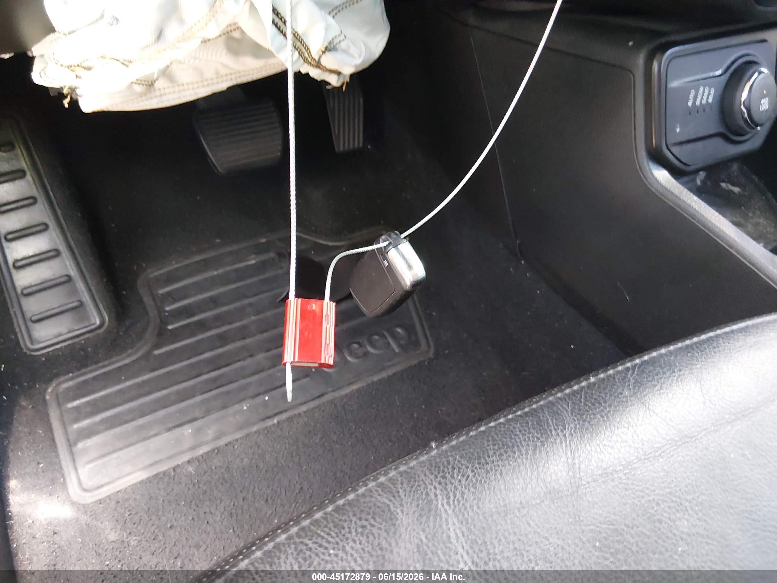 JEEP RENEGADE image 11