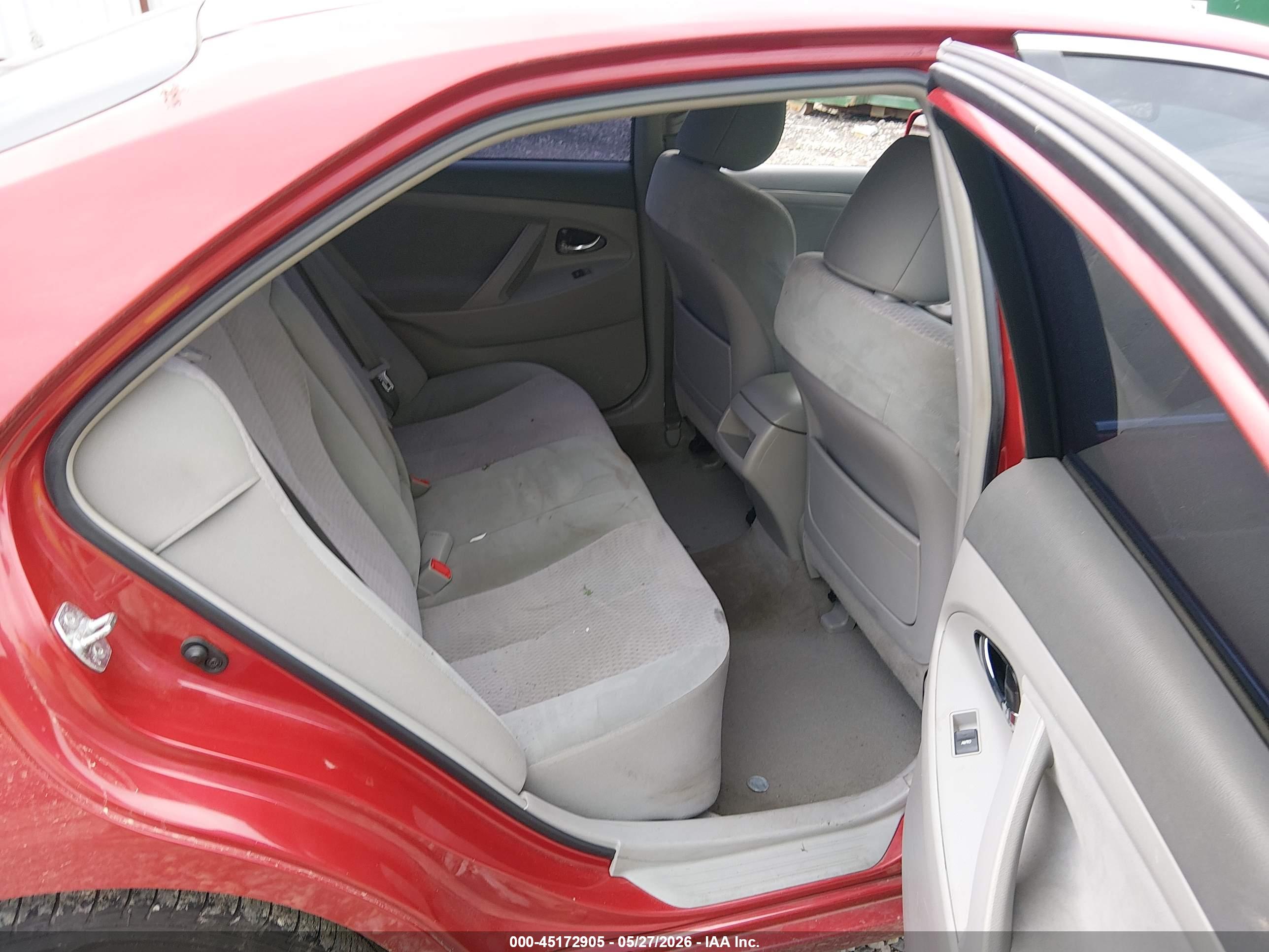 TOYOTA CAMRY image 8