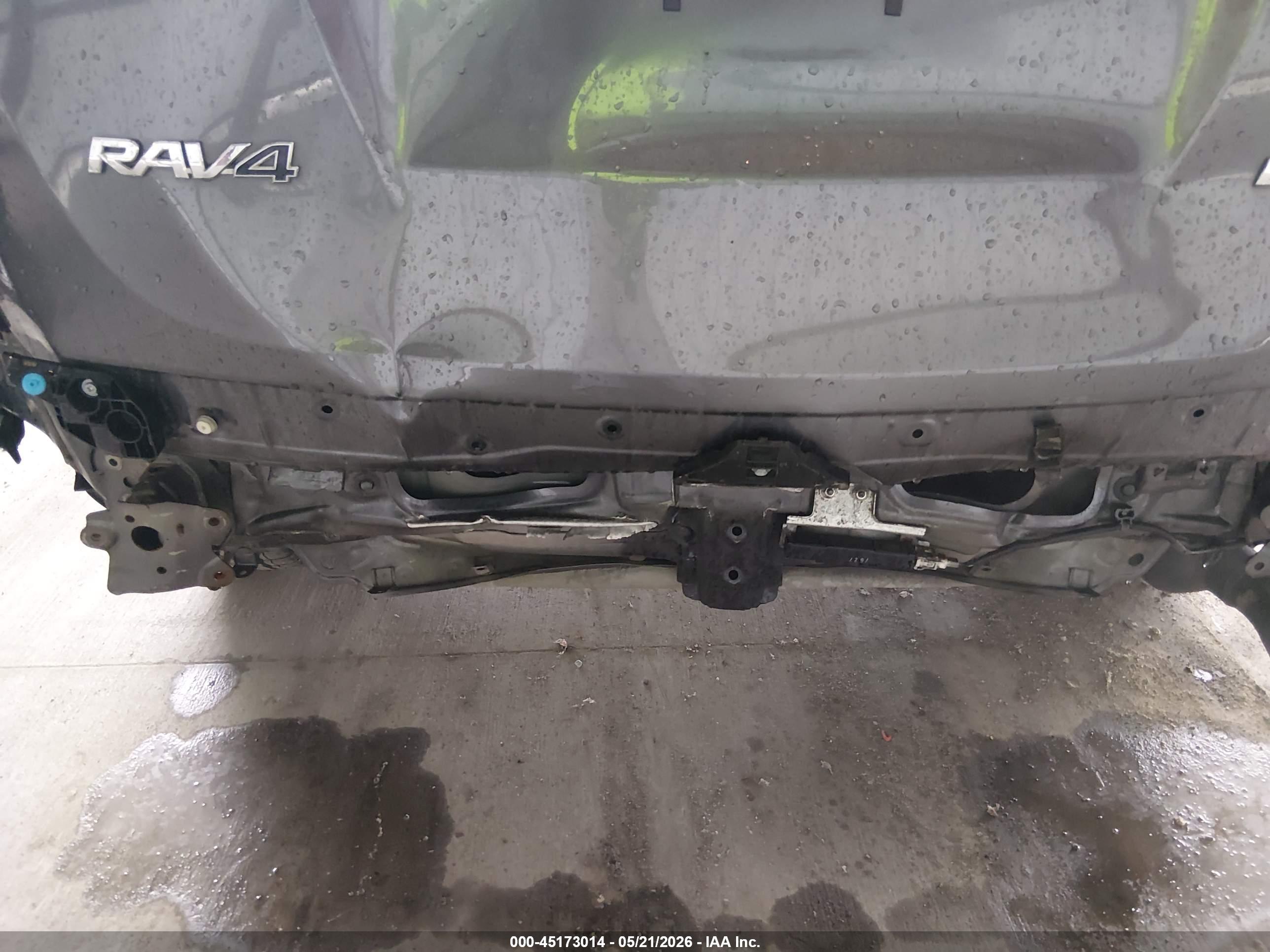 TOYOTA RAV4 image 6