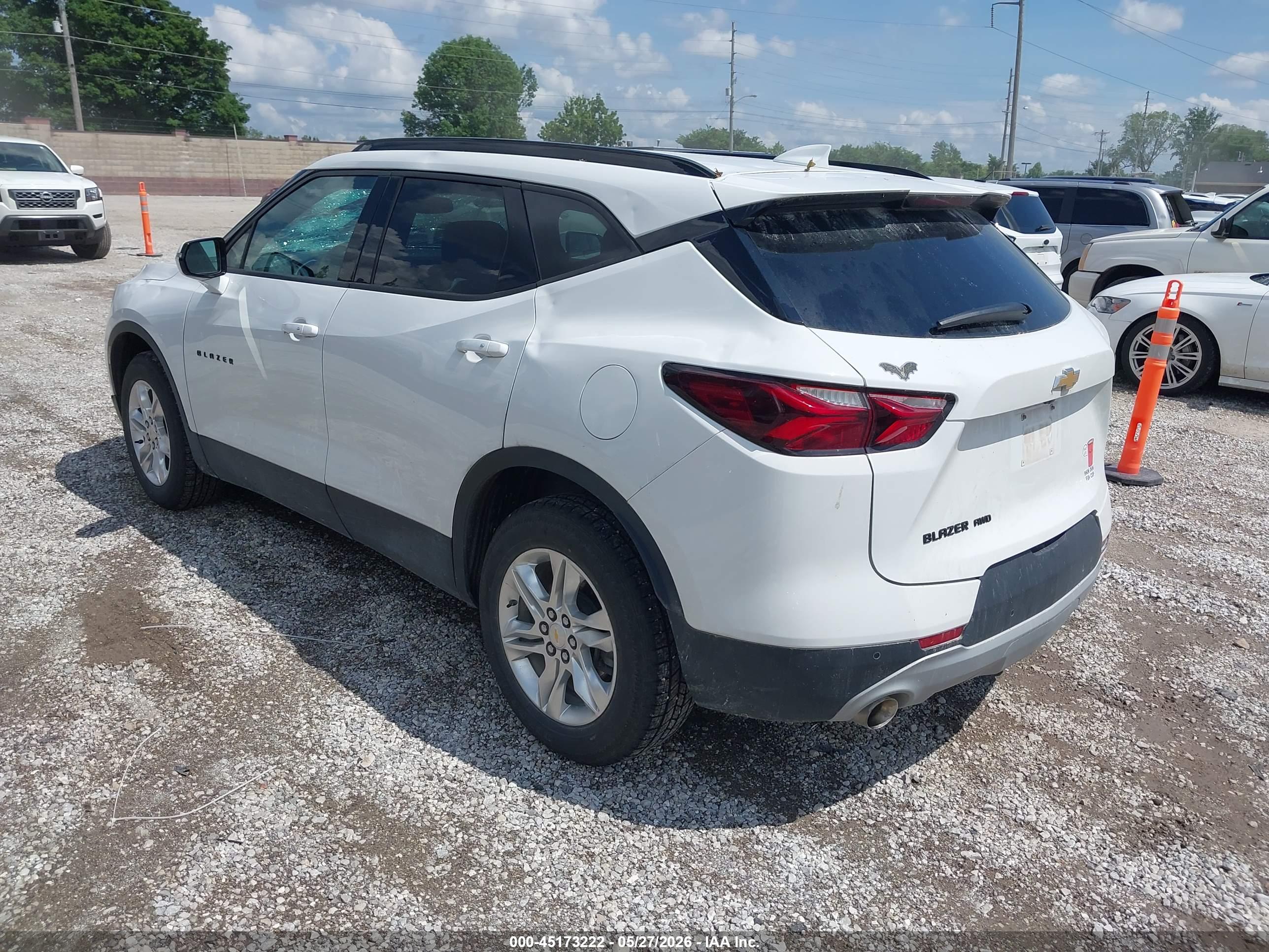 CHEVROLET BLAZER image 3