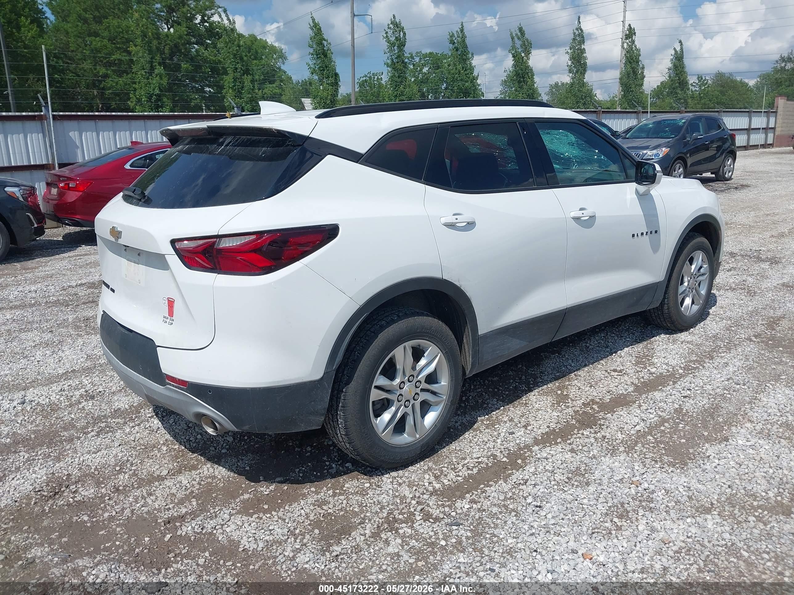 CHEVROLET BLAZER image 4