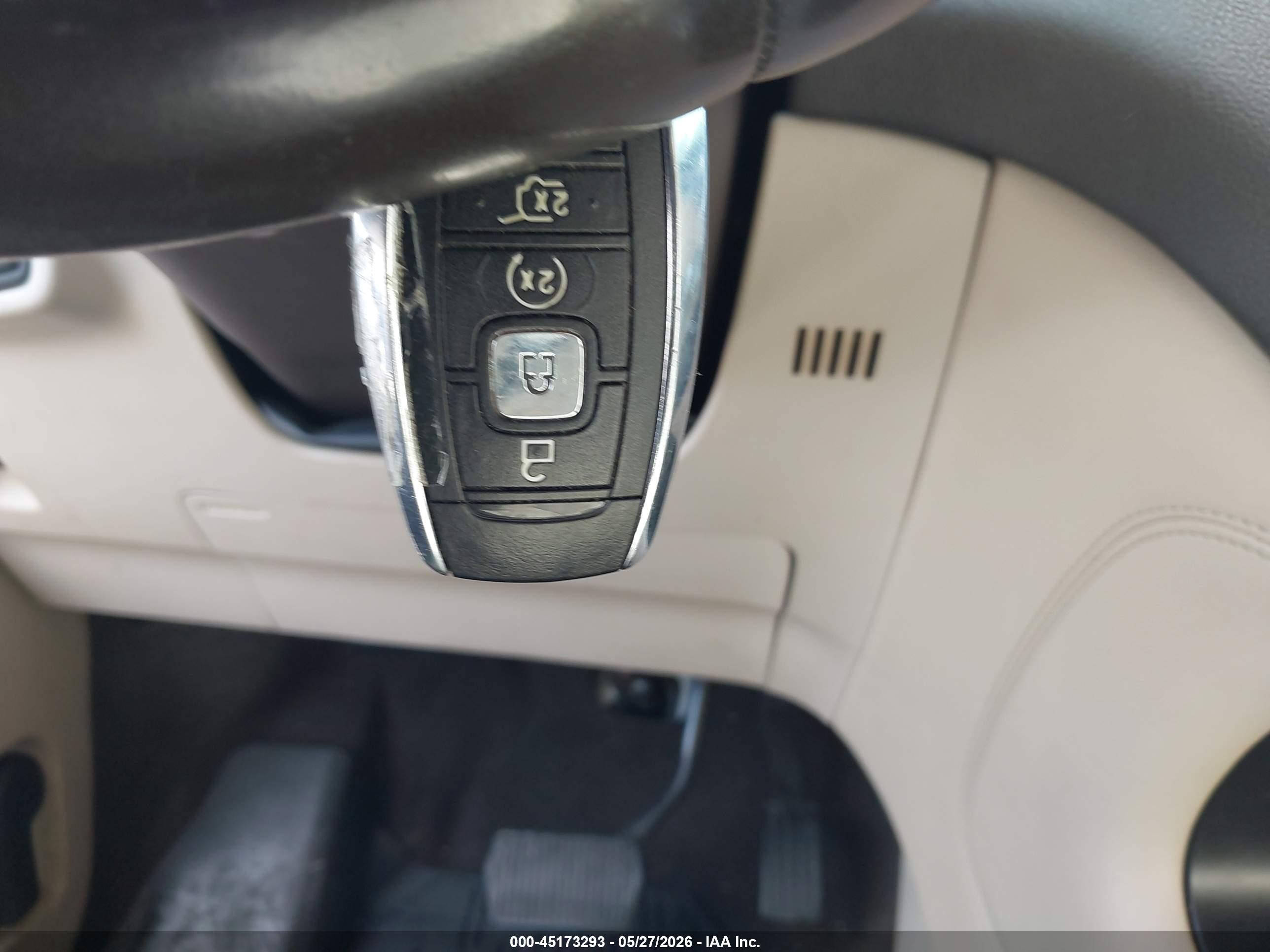 LINCOLN MKC image 11