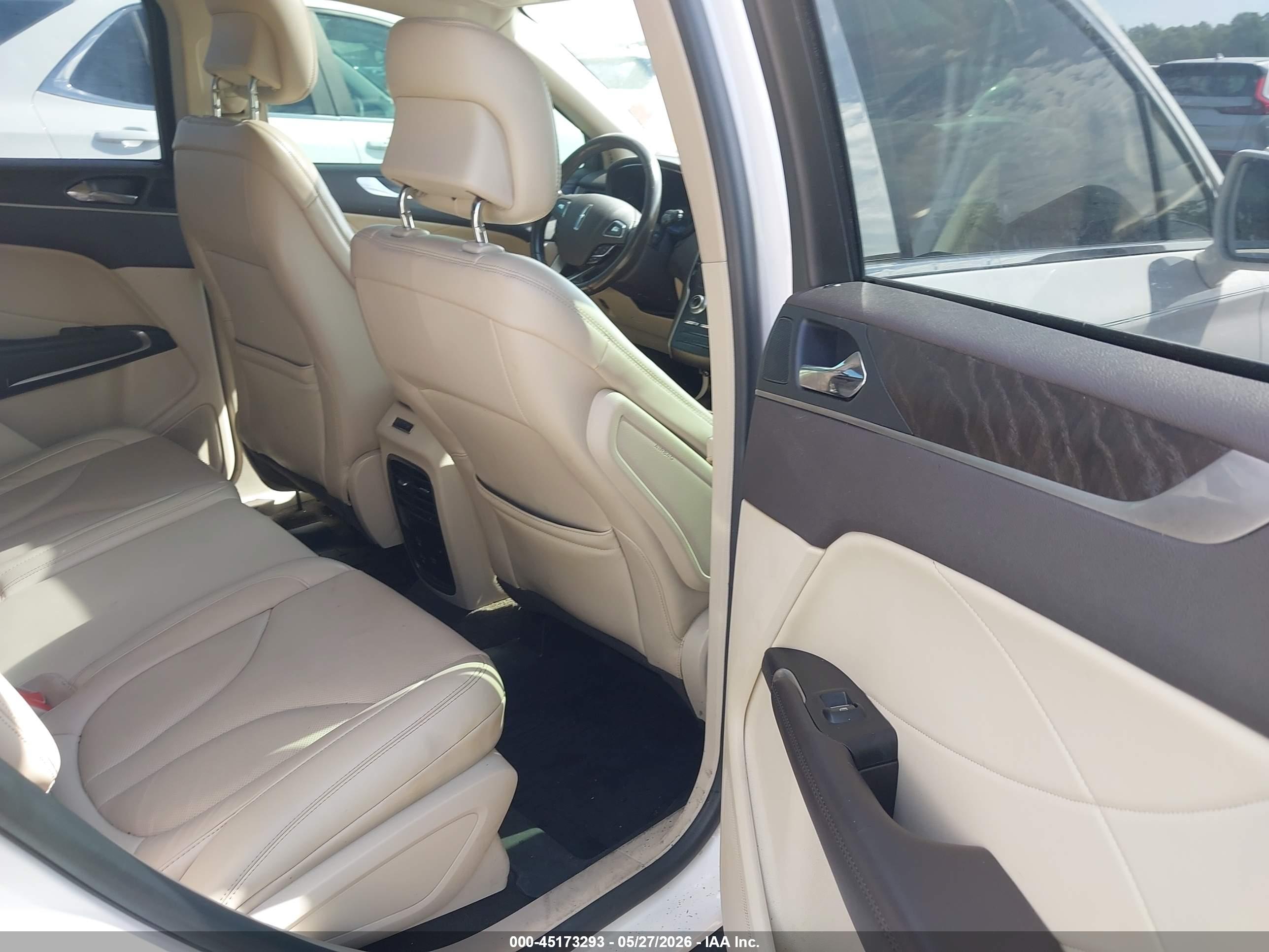LINCOLN MKC image 8