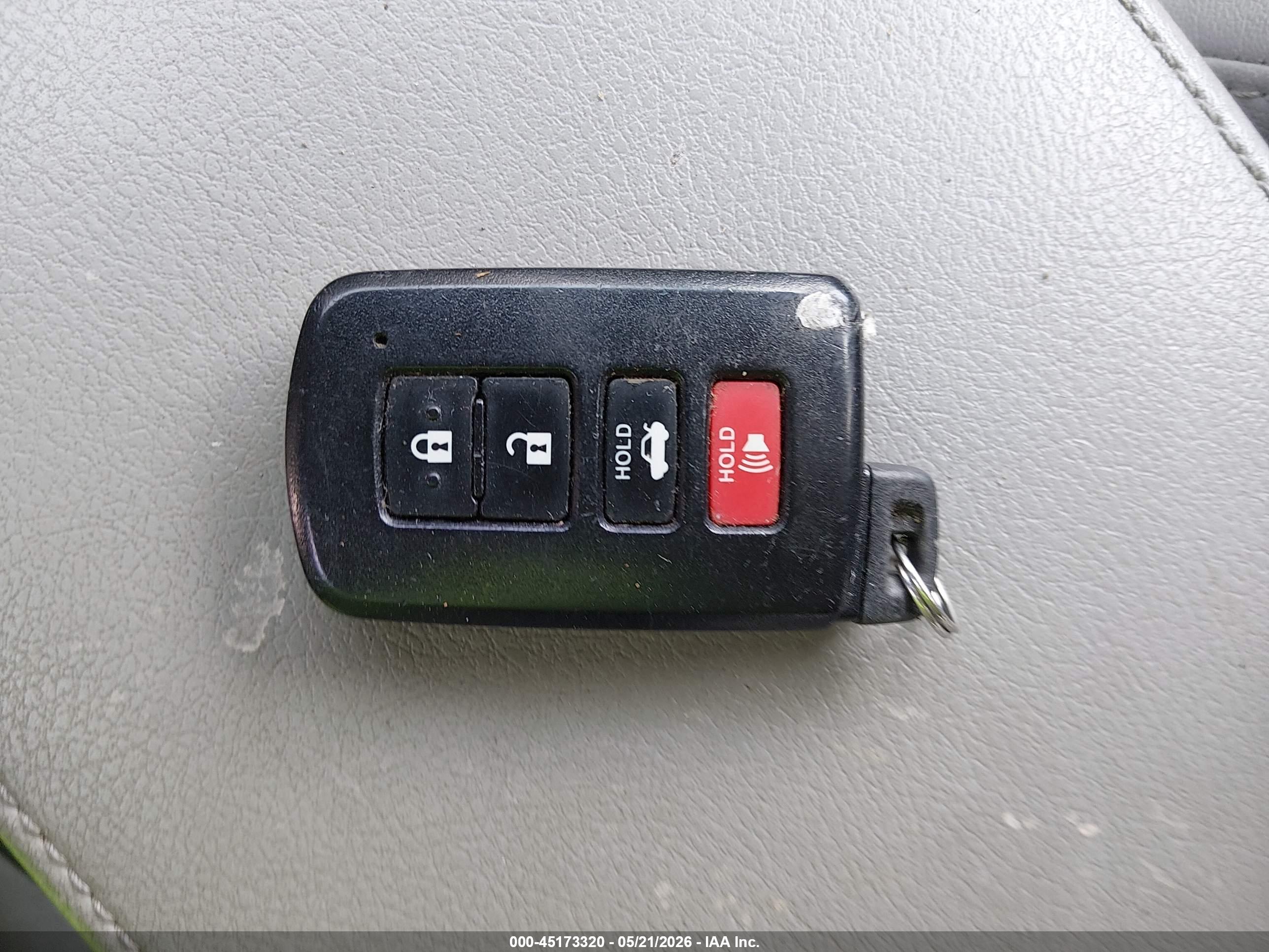 TOYOTA CAMRY image 11