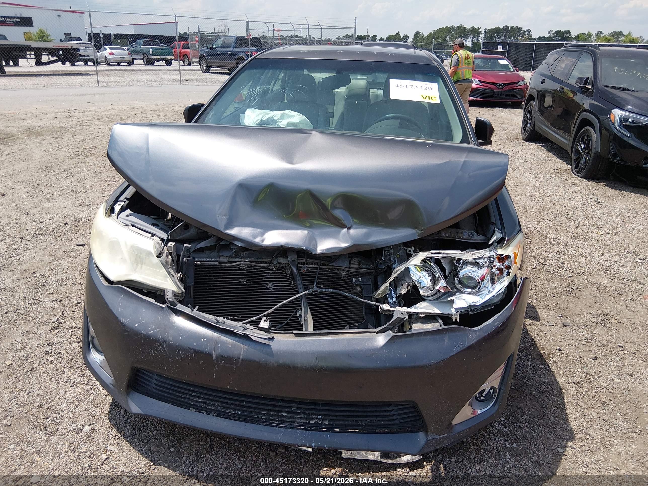 TOYOTA CAMRY image 6