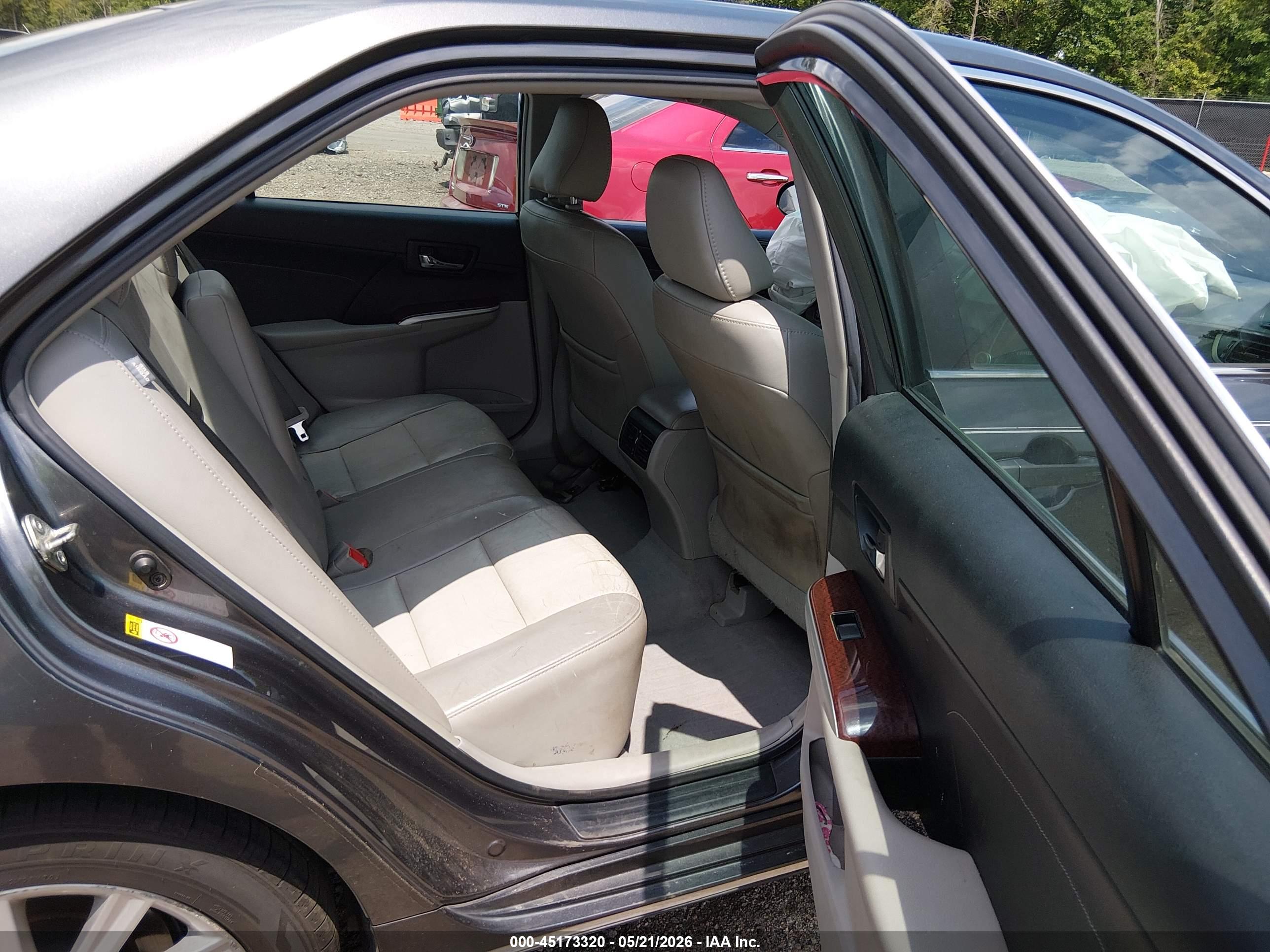 TOYOTA CAMRY image 8