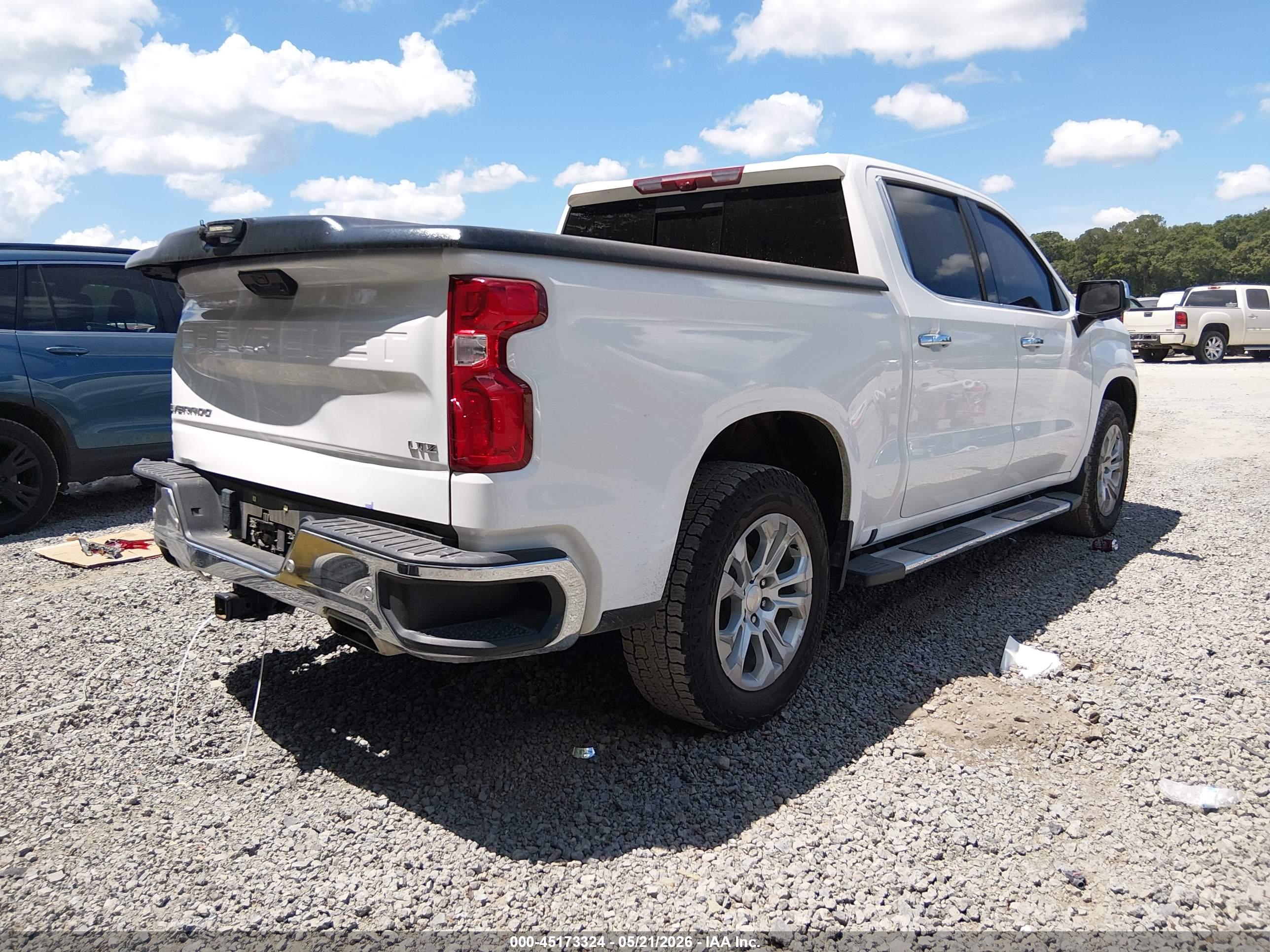 CHEVROLET SILVERADO image 4