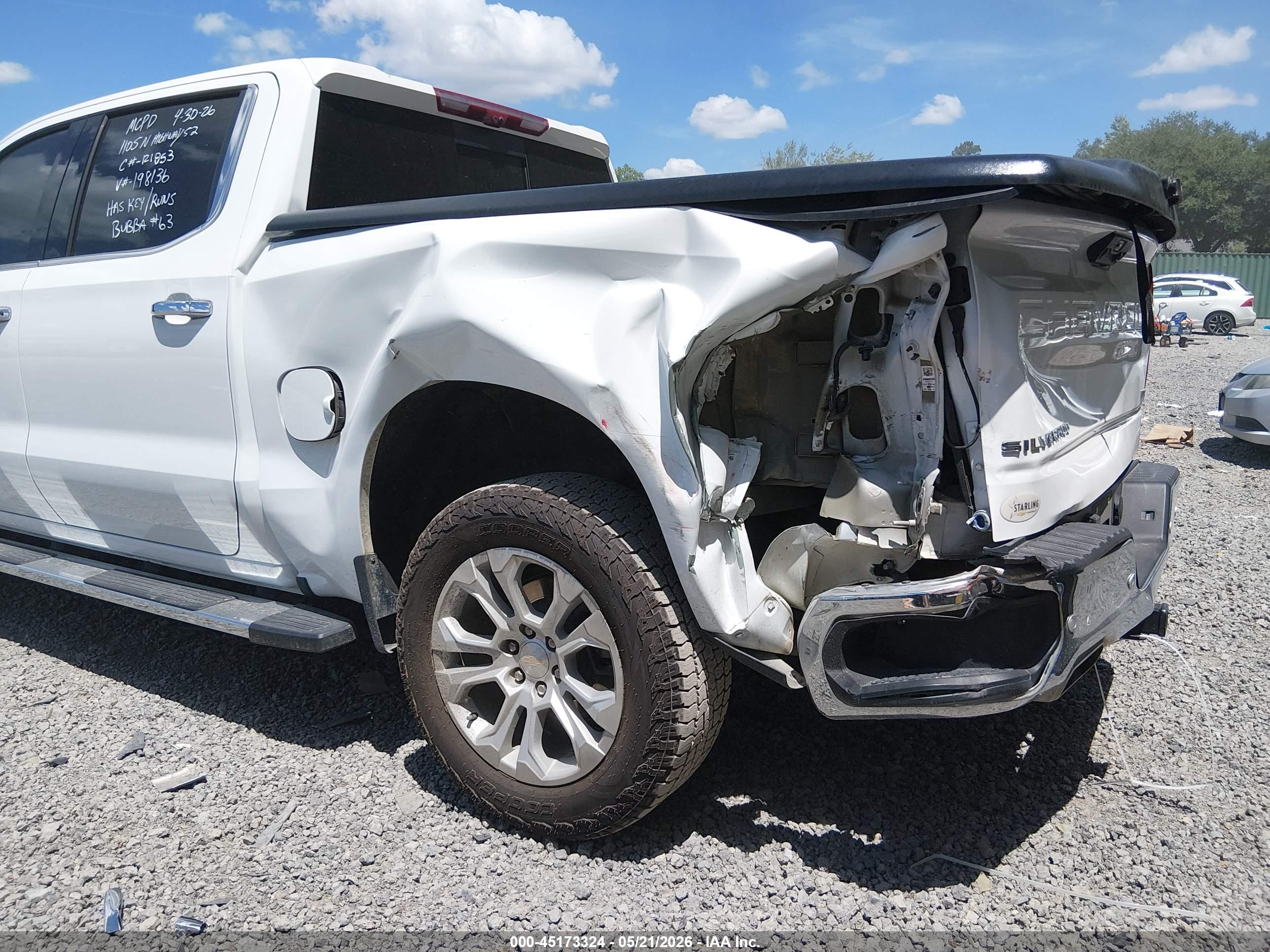 CHEVROLET SILVERADO image 6