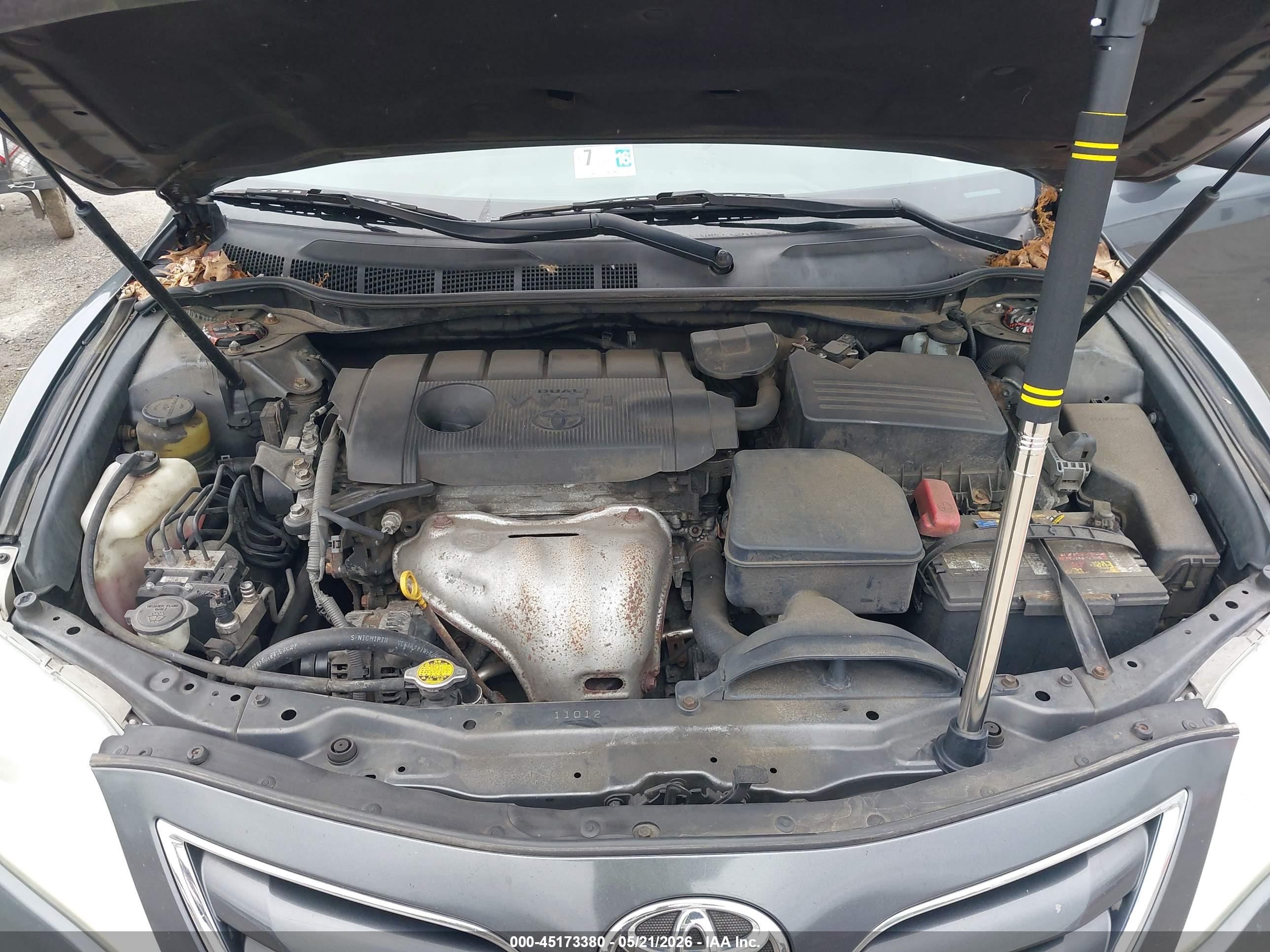 TOYOTA CAMRY image 10