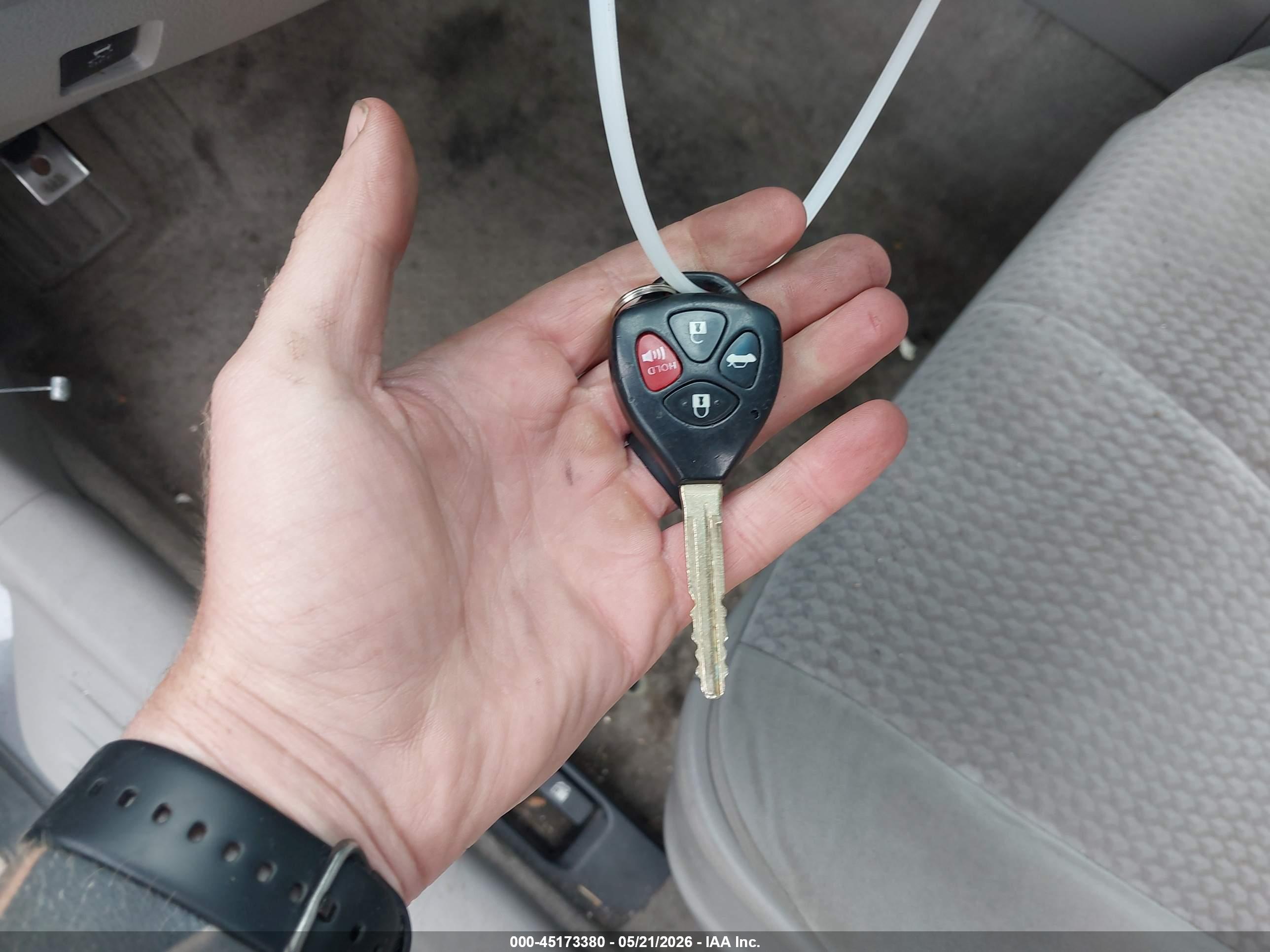 TOYOTA CAMRY image 11
