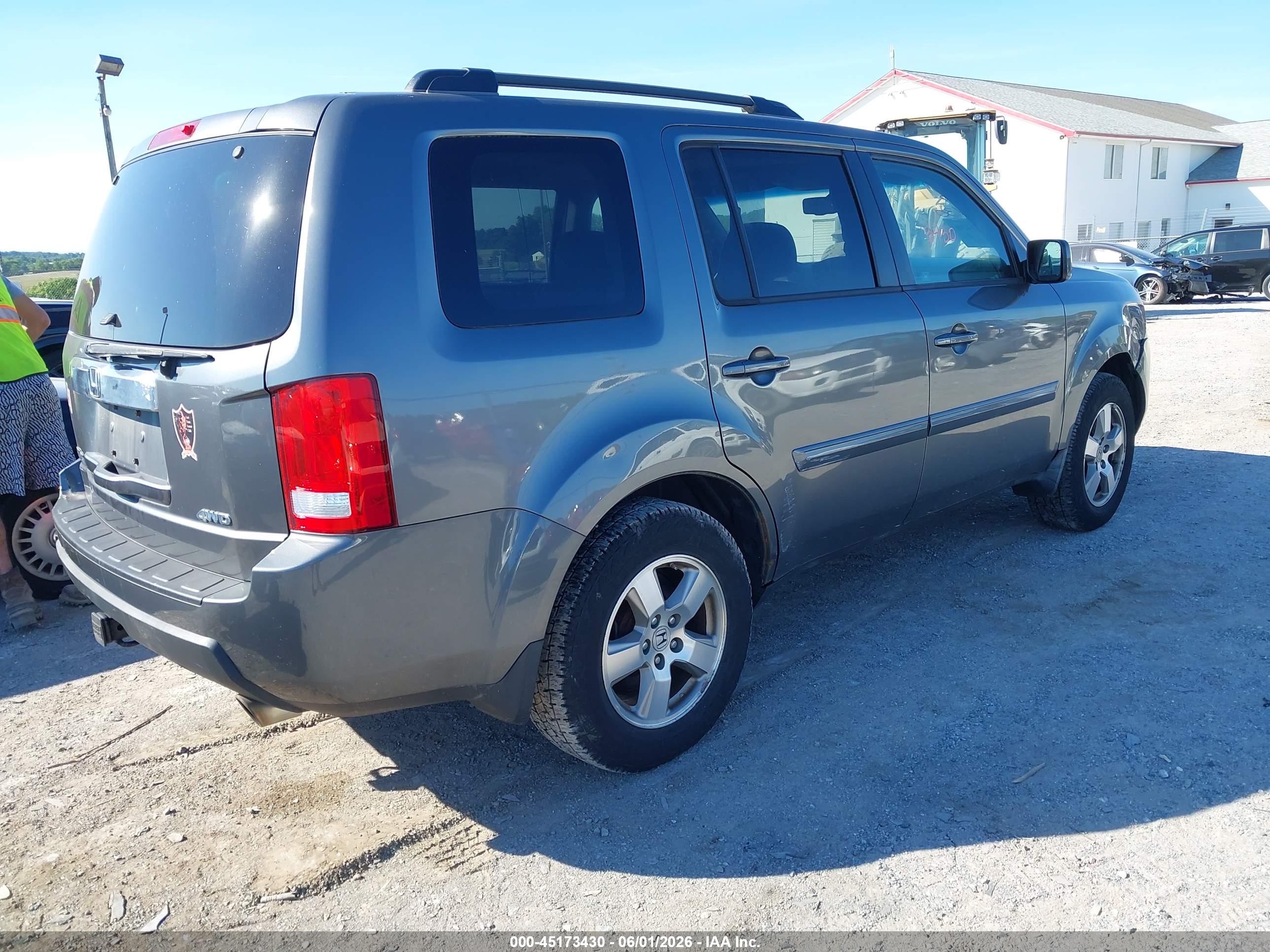 HONDA PILOT image 4