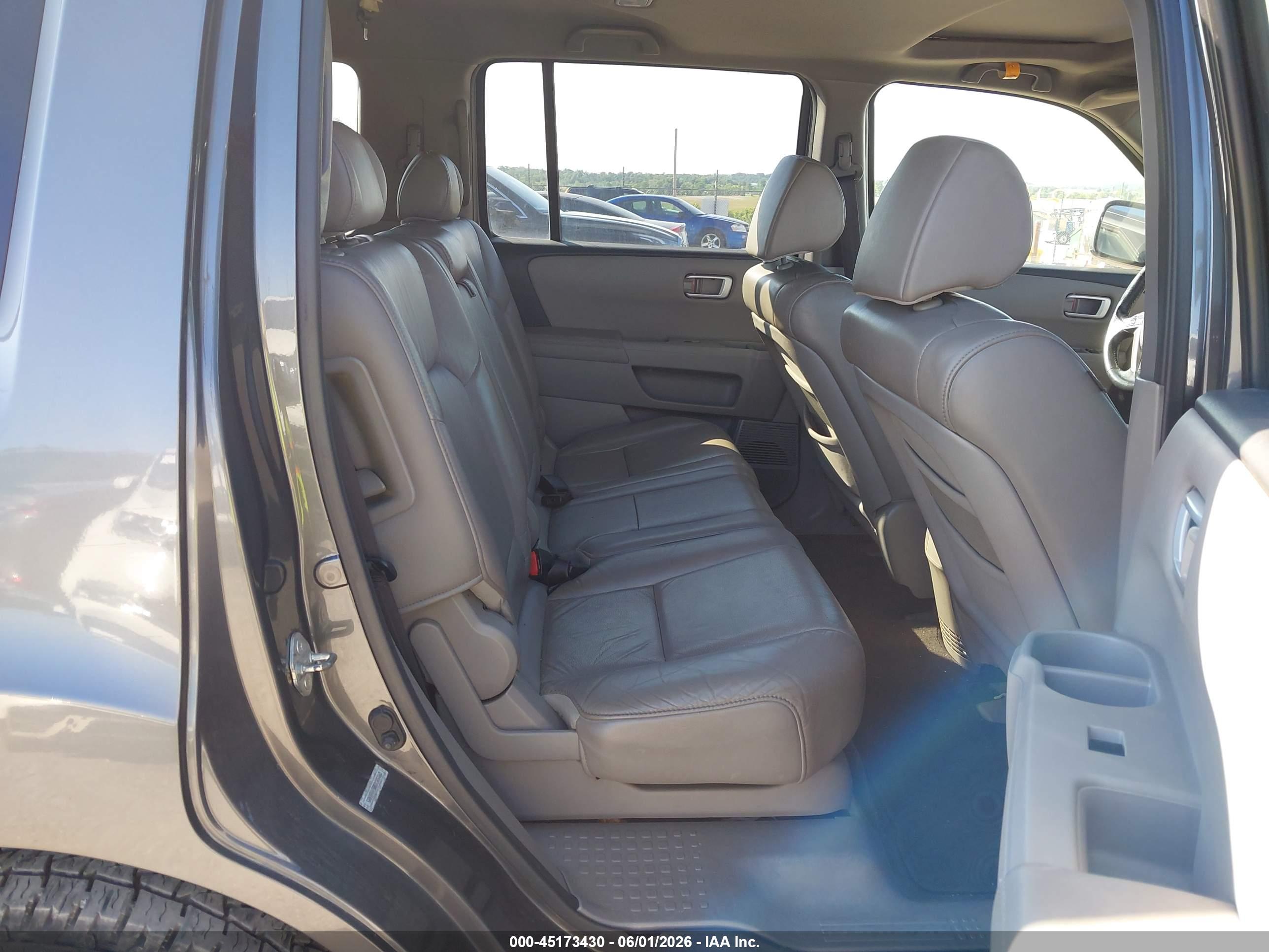 HONDA PILOT image 8
