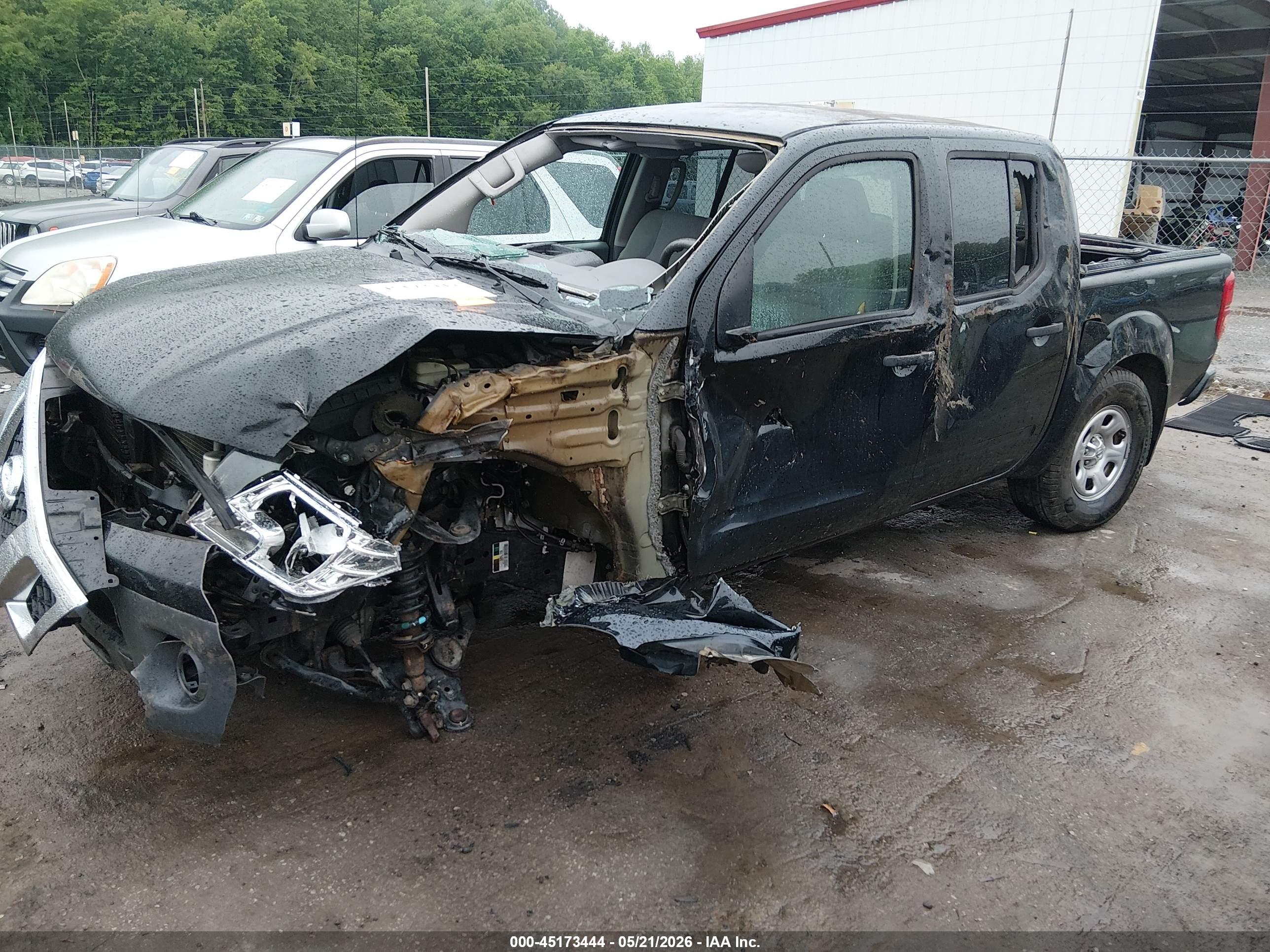 NISSAN FRONTIER image 2