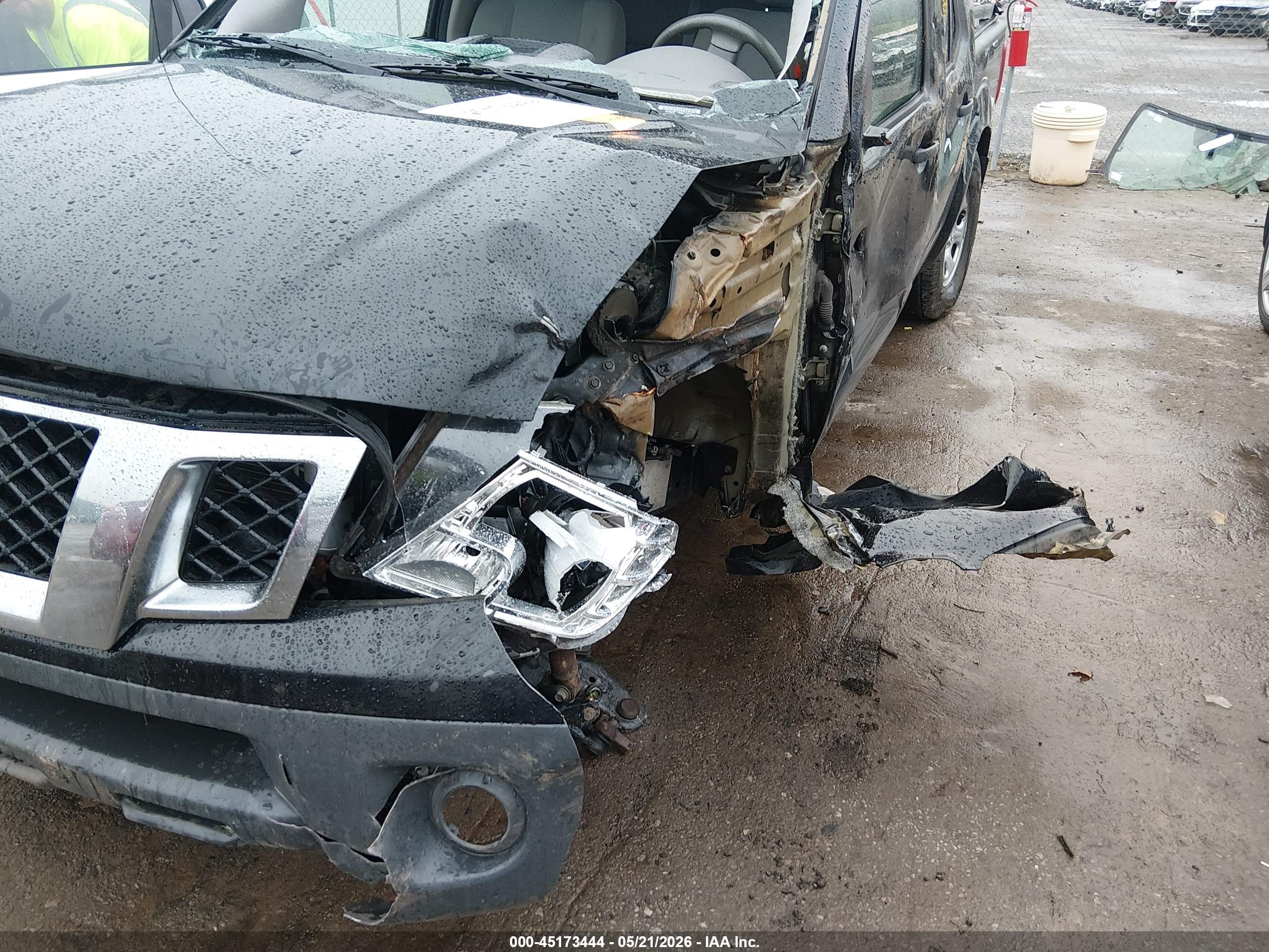 NISSAN FRONTIER image 6