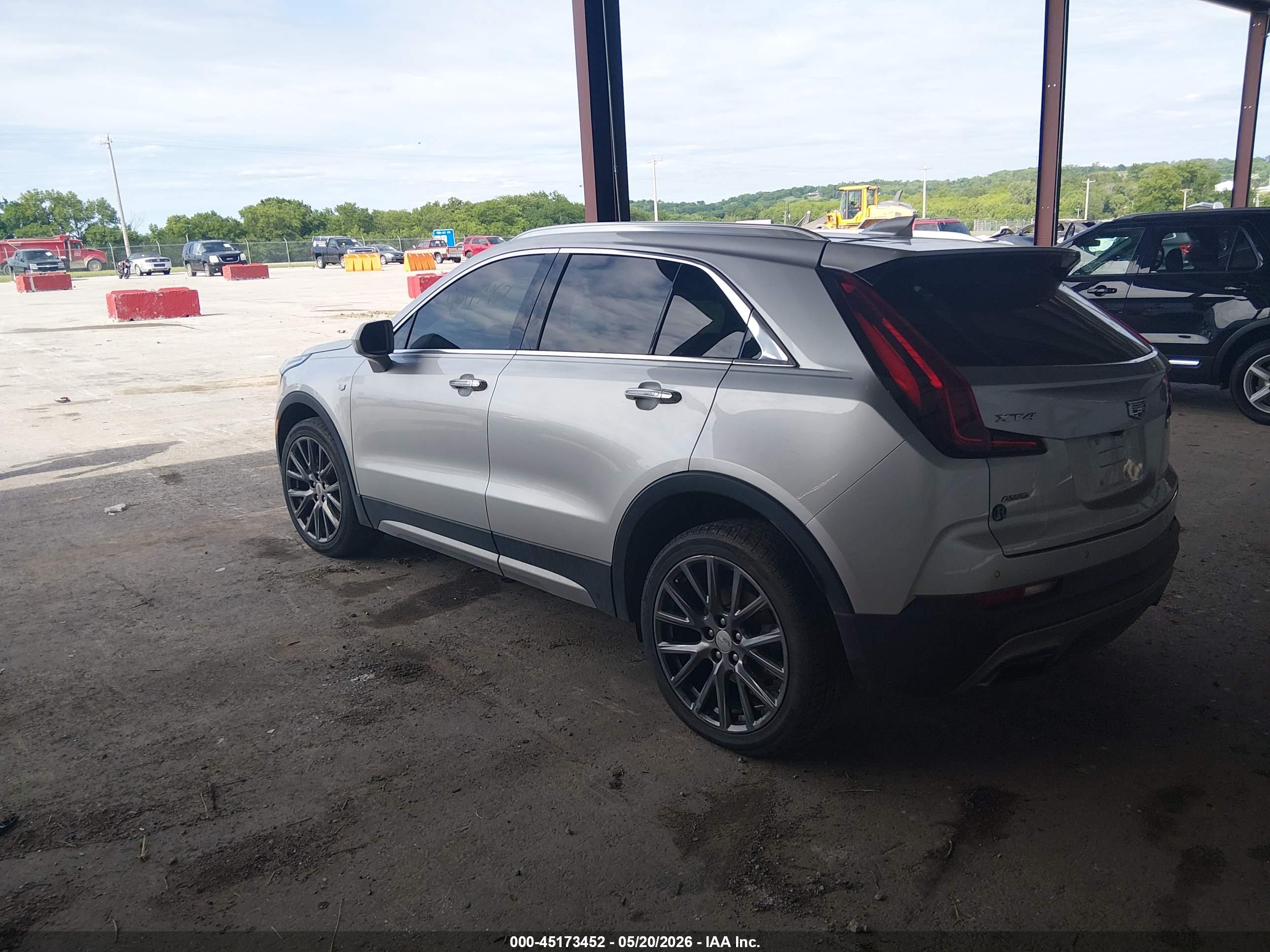 CADILLAC XT4 image 3
