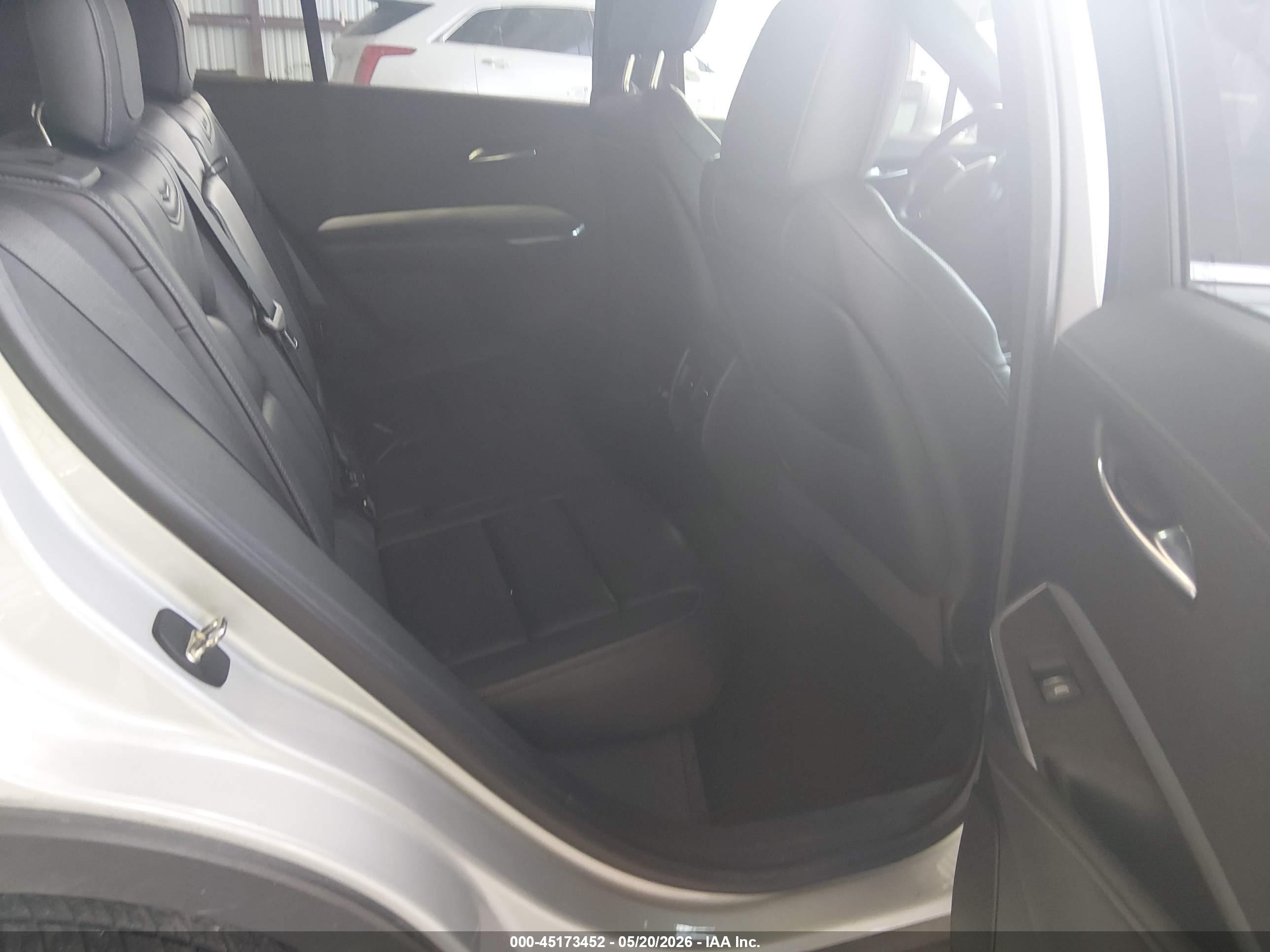 CADILLAC XT4 image 8