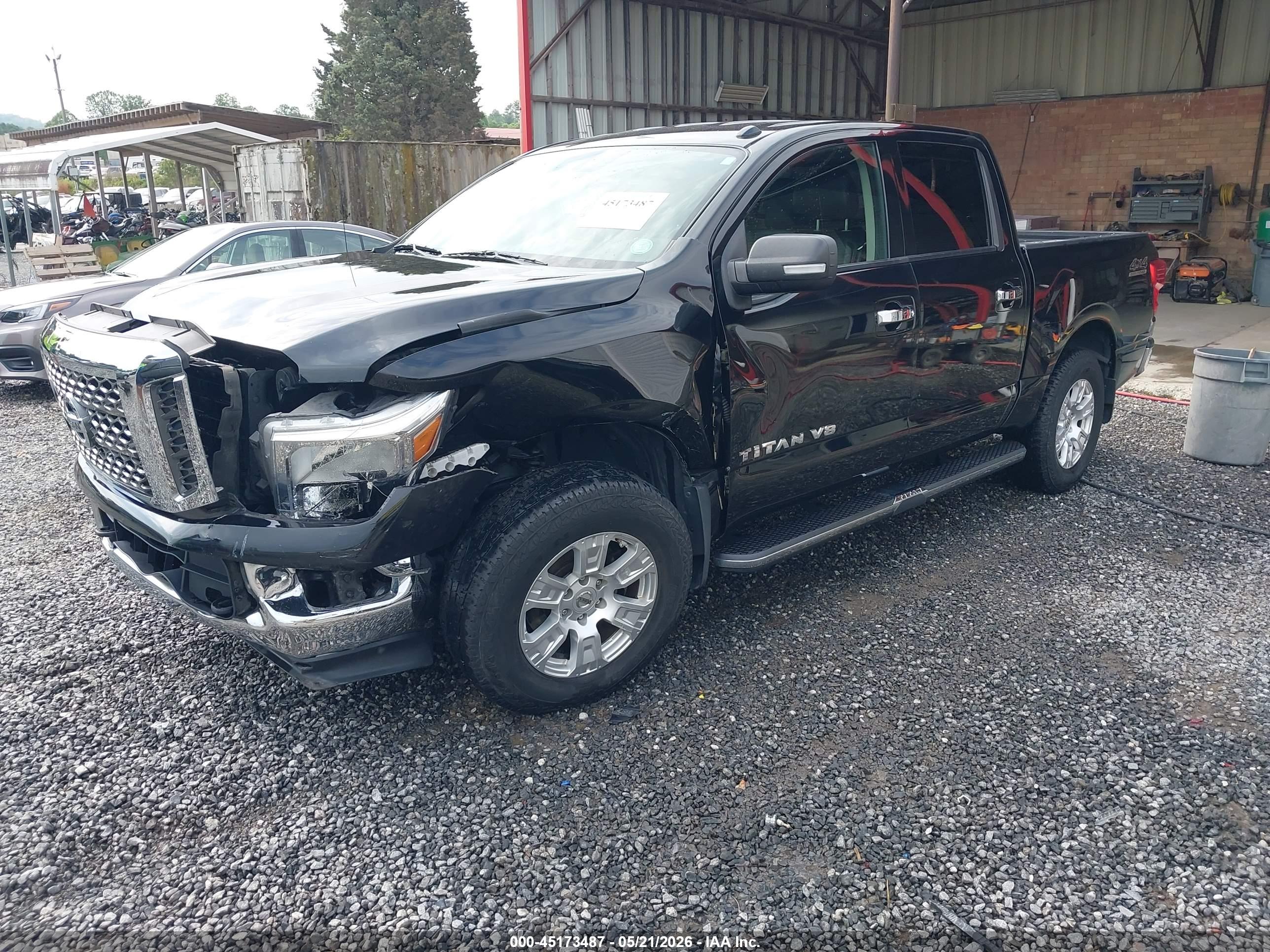 NISSAN TITAN image 2