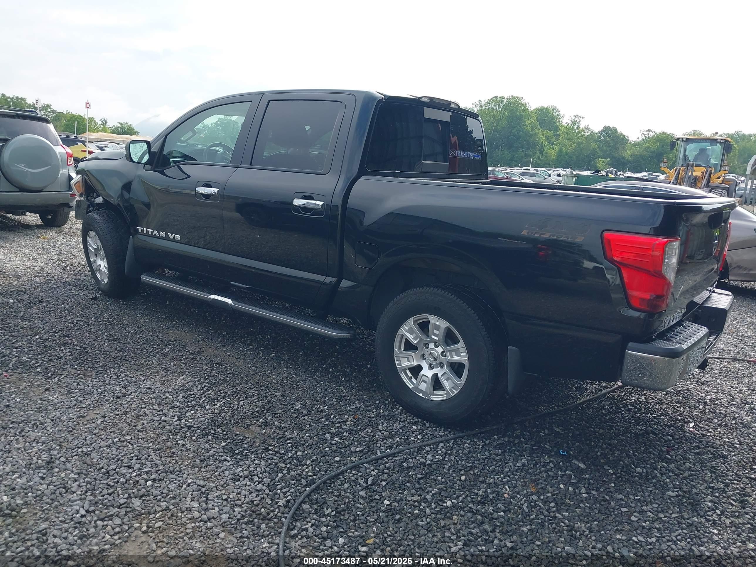 NISSAN TITAN image 3