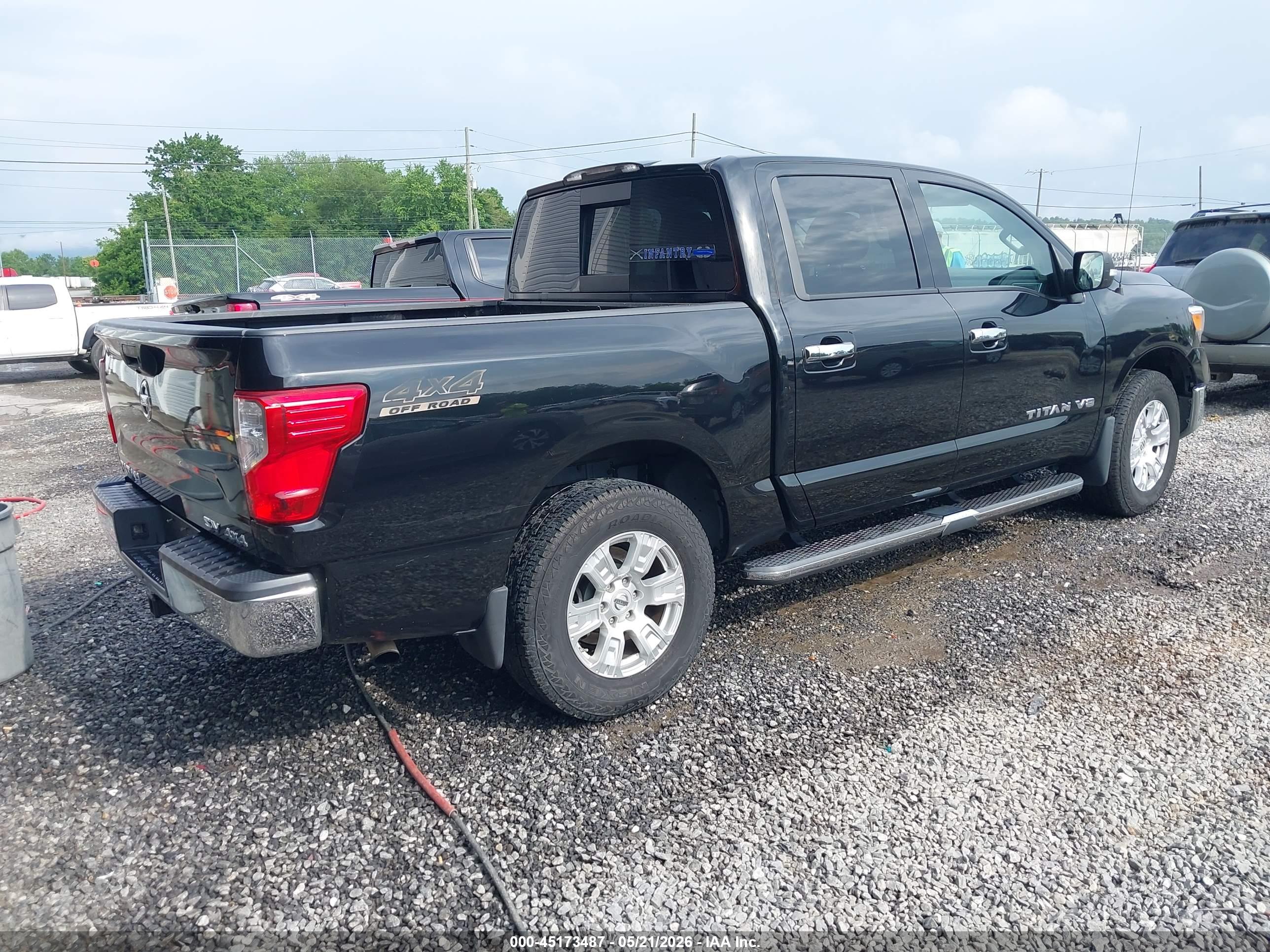 NISSAN TITAN image 4