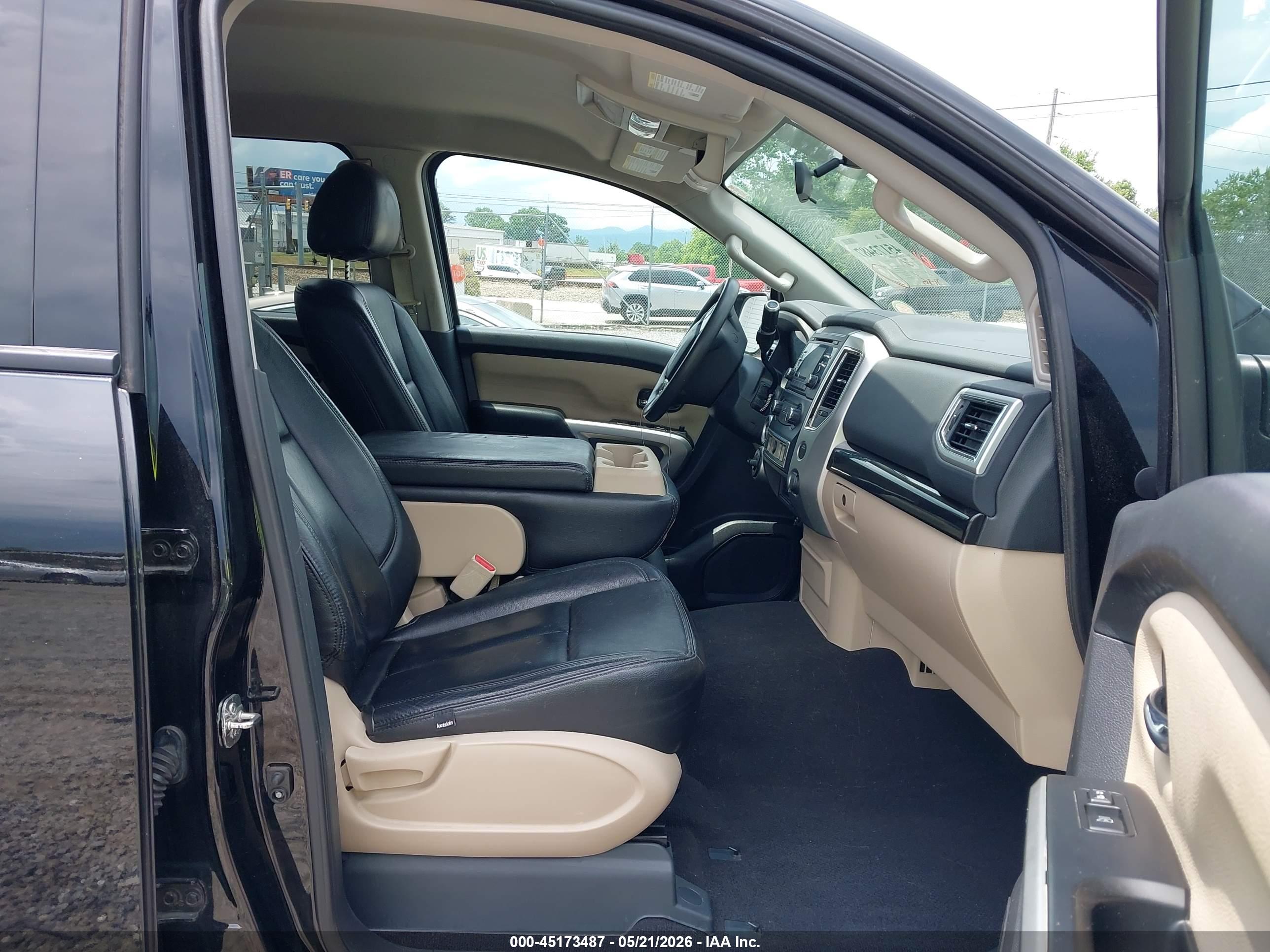 NISSAN TITAN image 5