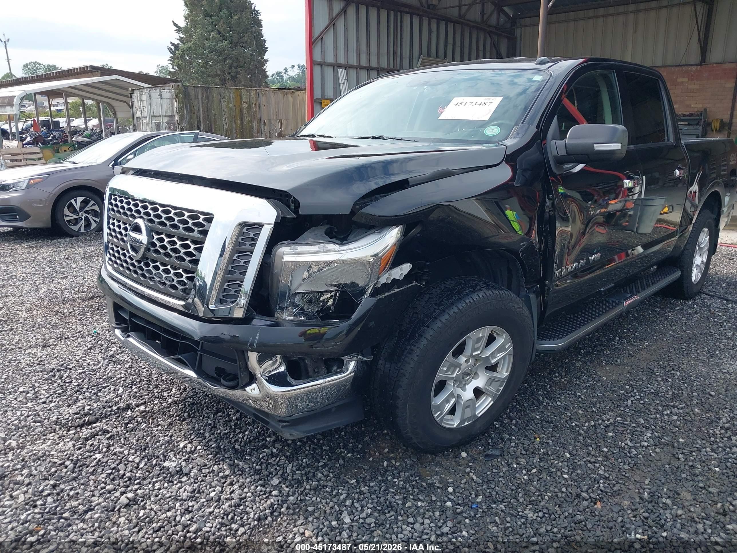 NISSAN TITAN image 6