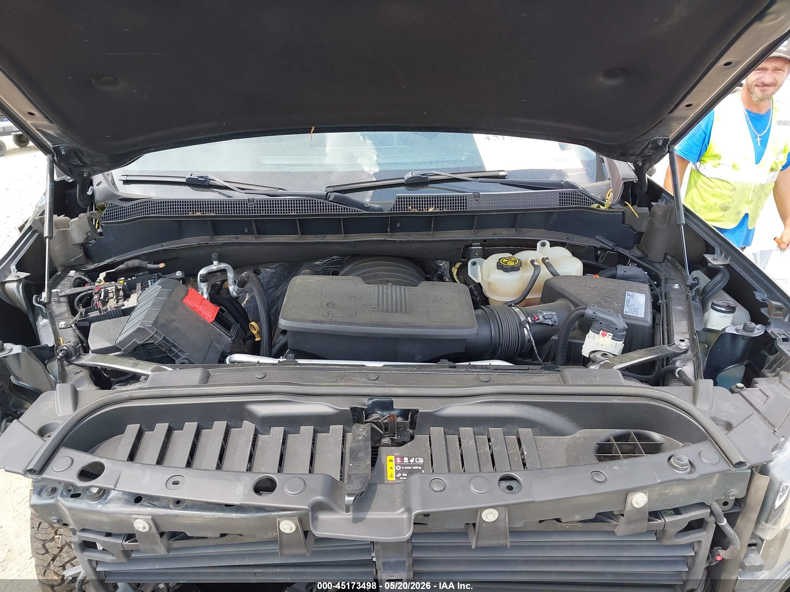 CHEVROLET SILVERADO image 10