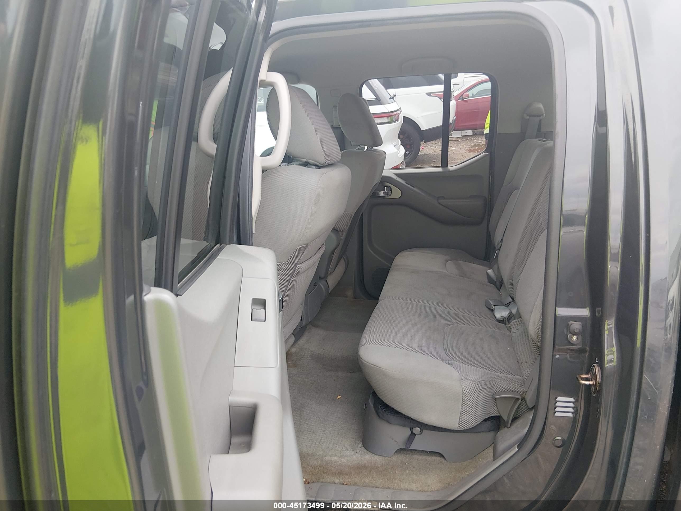 NISSAN FRONTIER image 8