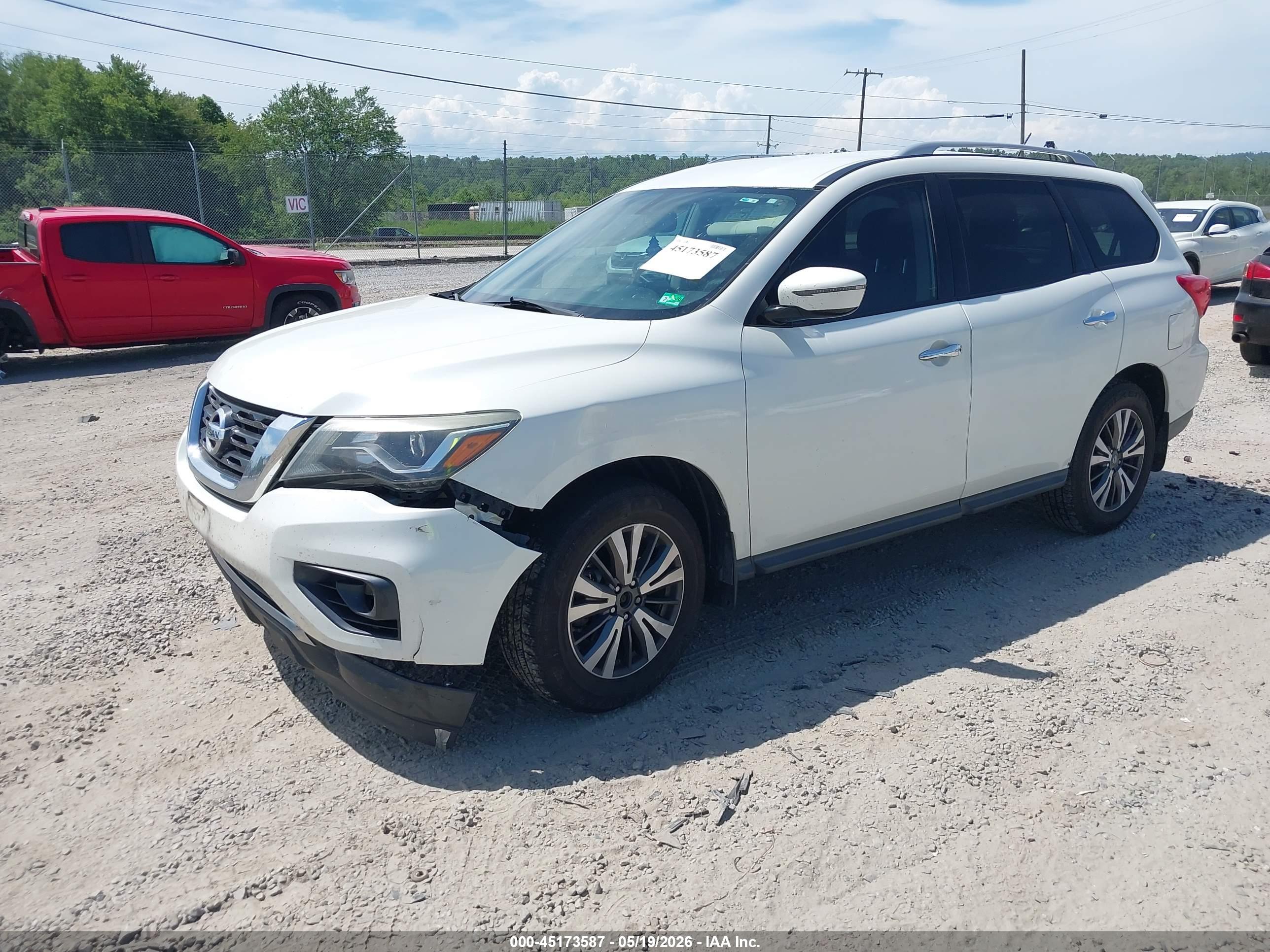 NISSAN PATHFINDER image 2