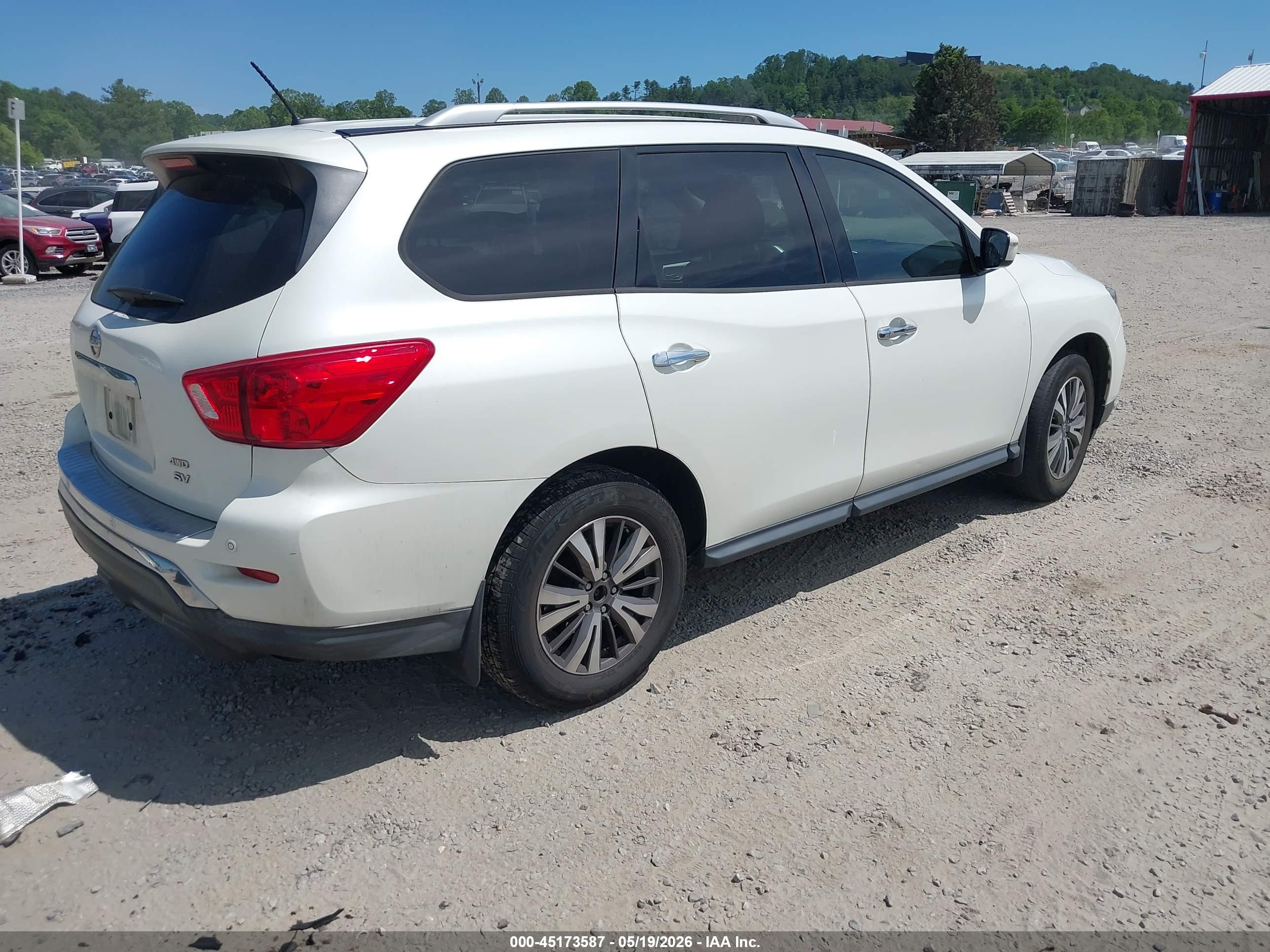 NISSAN PATHFINDER image 4