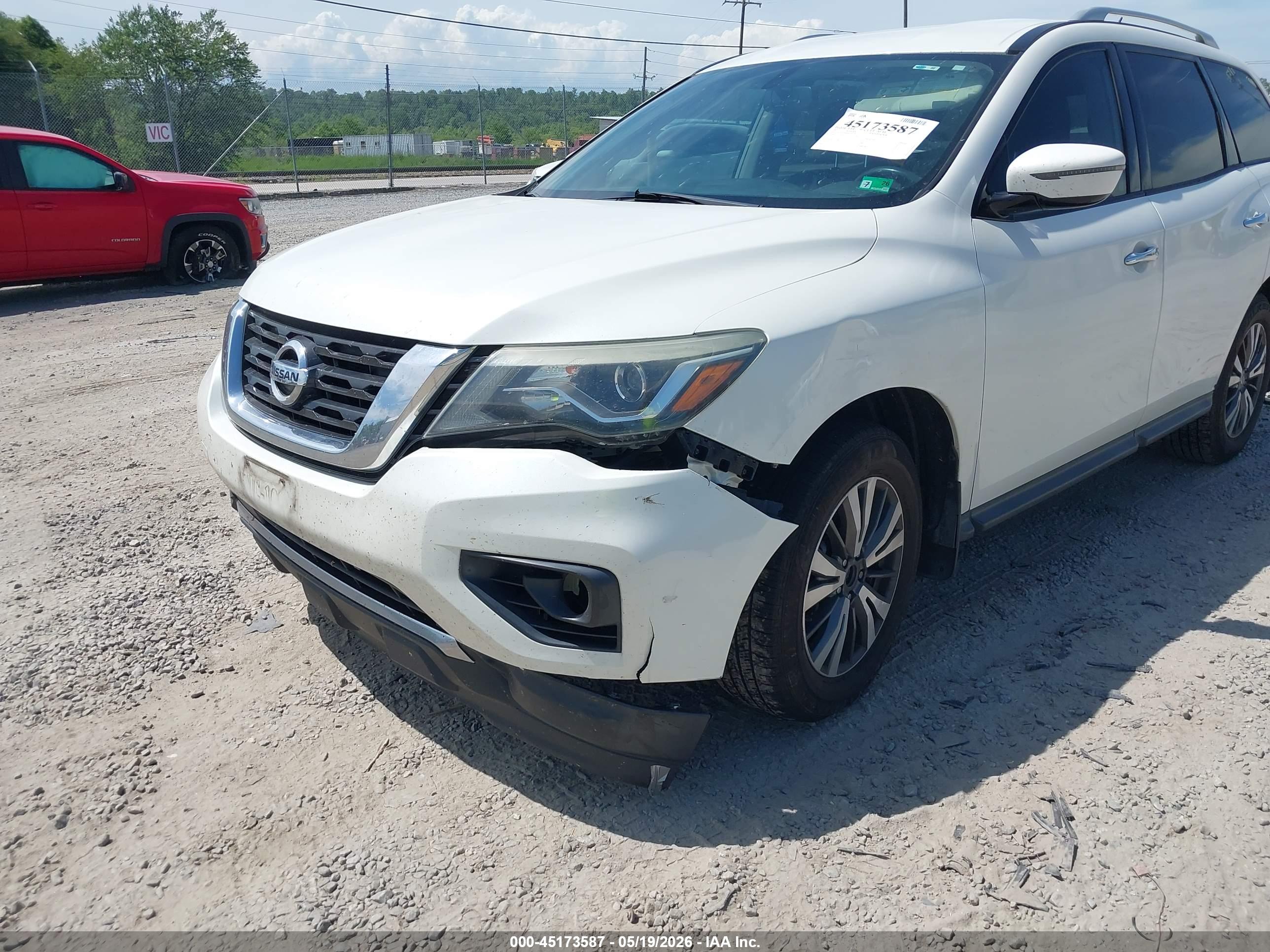 NISSAN PATHFINDER image 6