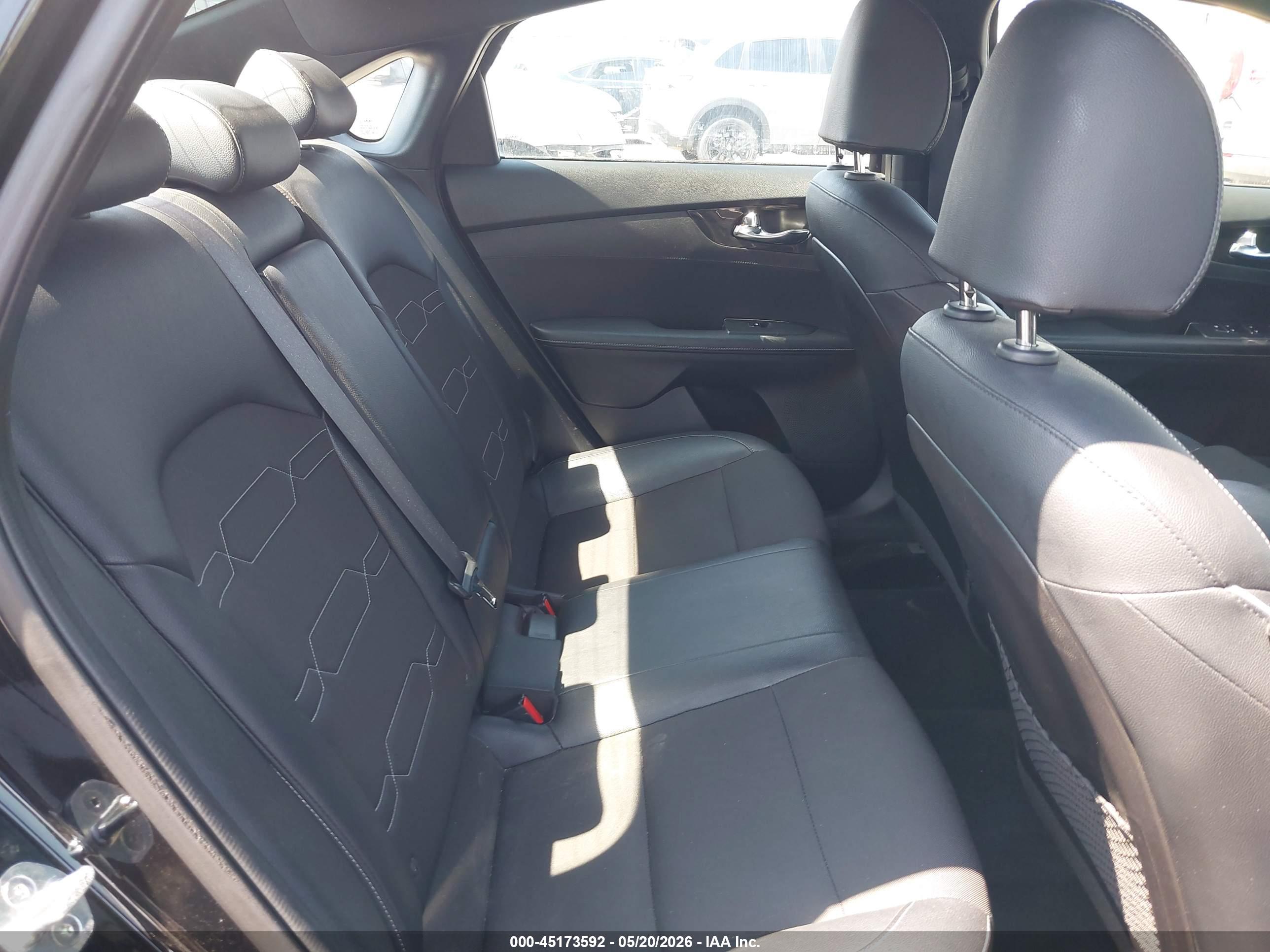 KIA FORTE image 8