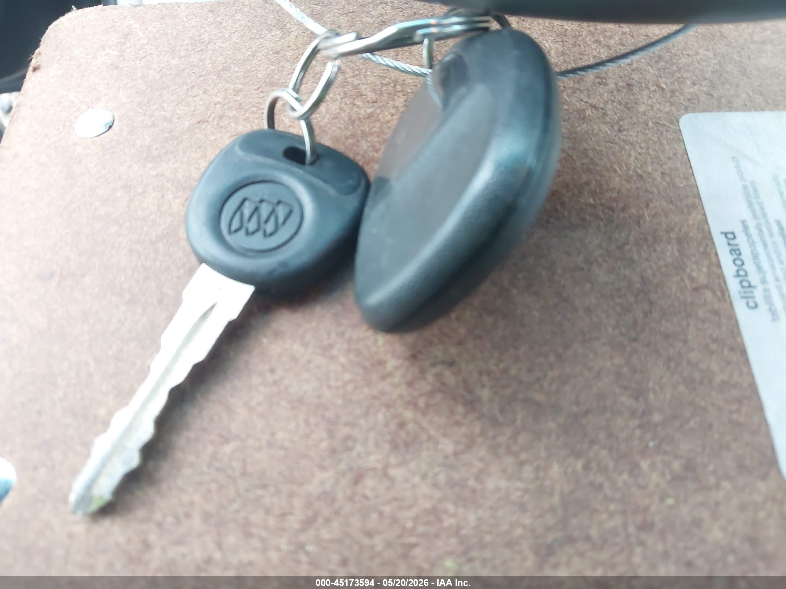 BUICK LUCERNE image 11