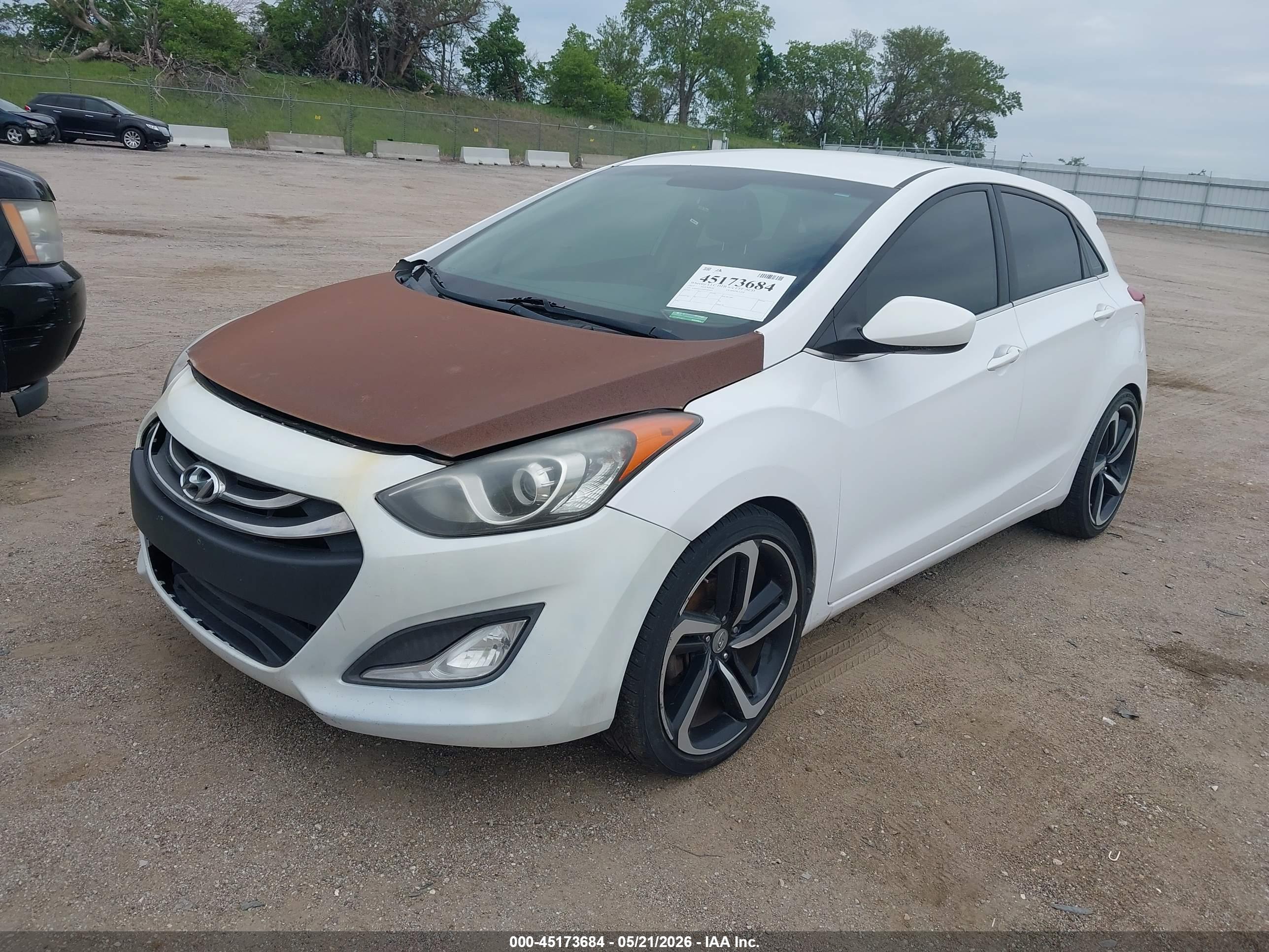 HYUNDAI ELANTRA image 2