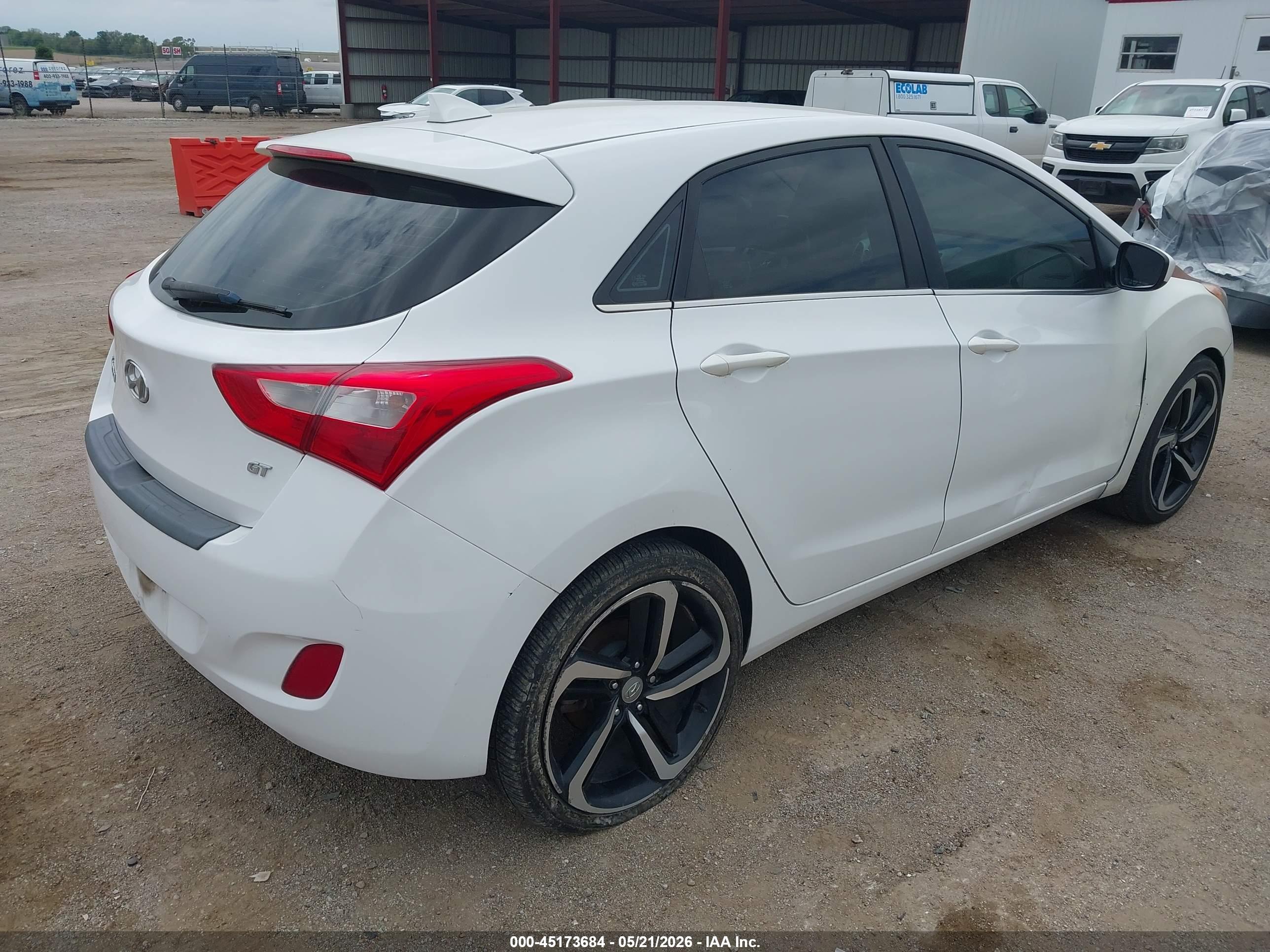 HYUNDAI ELANTRA image 4