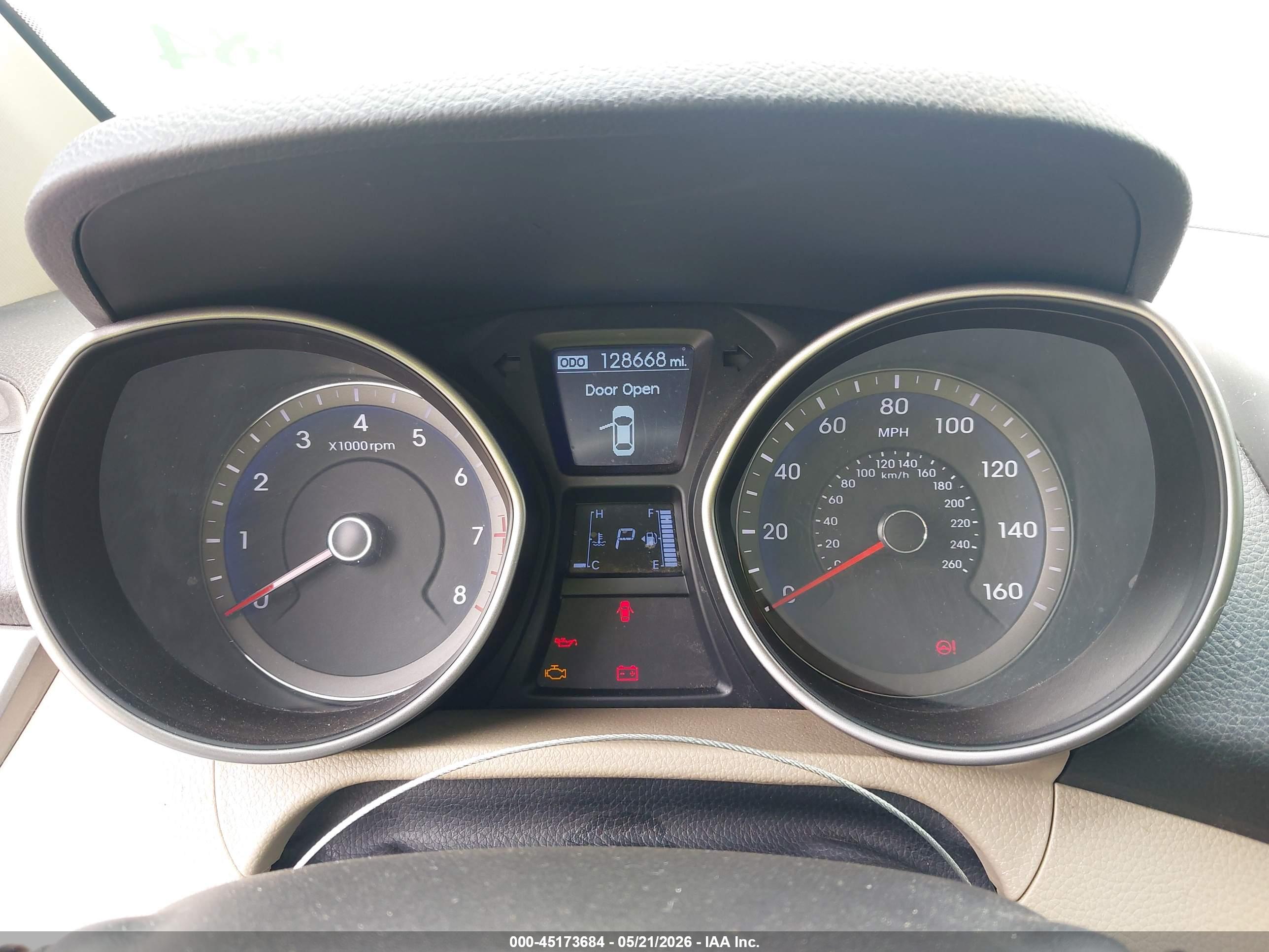 HYUNDAI ELANTRA image 7